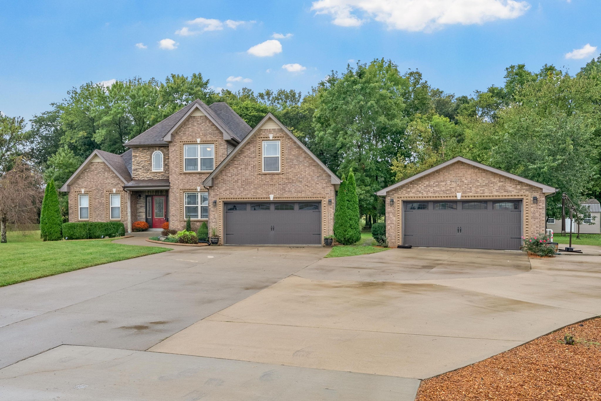 4569 Grovewood Court Property Photo 2