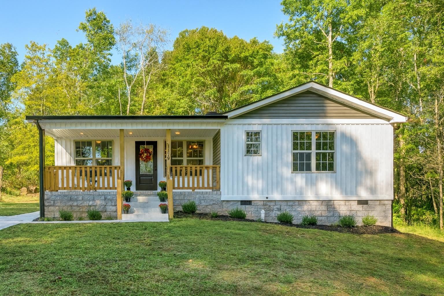 1179 Highway 47, E Property Photo 1
