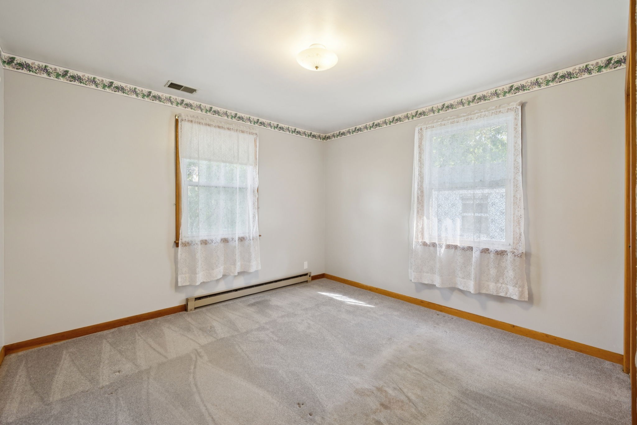 956 Graybar Ln Property Photo 18