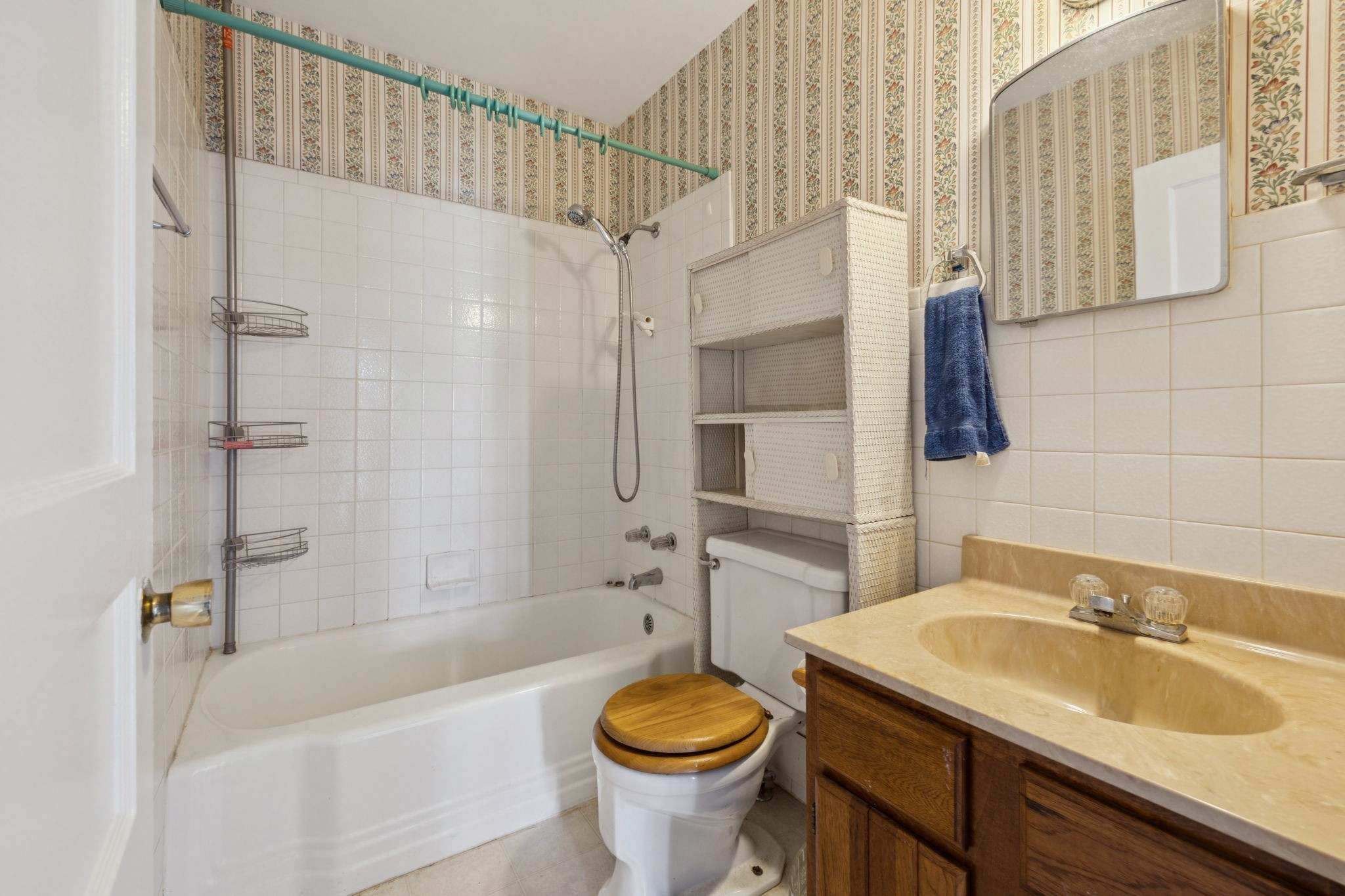 956 Graybar Ln Property Photo 19