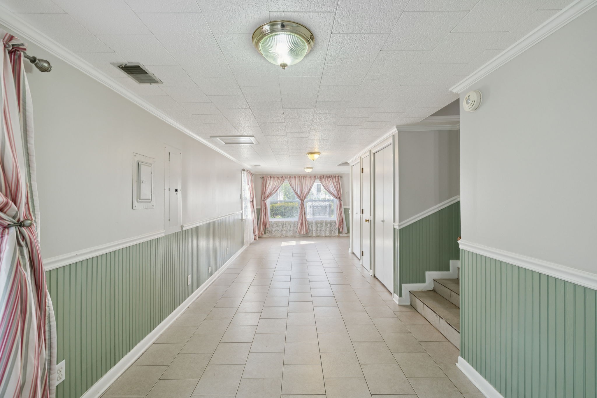 956 Graybar Ln Property Photo 29