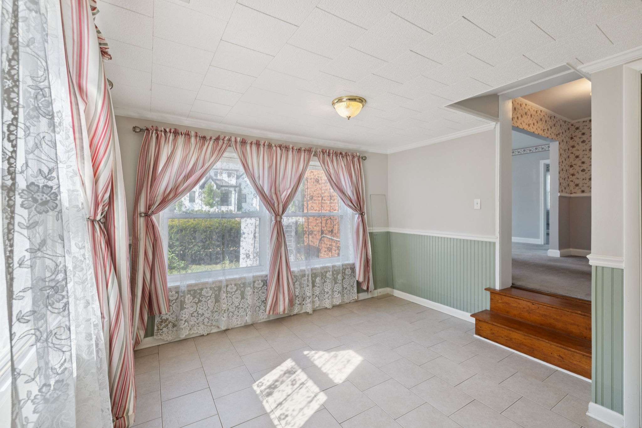 956 Graybar Ln Property Photo 30