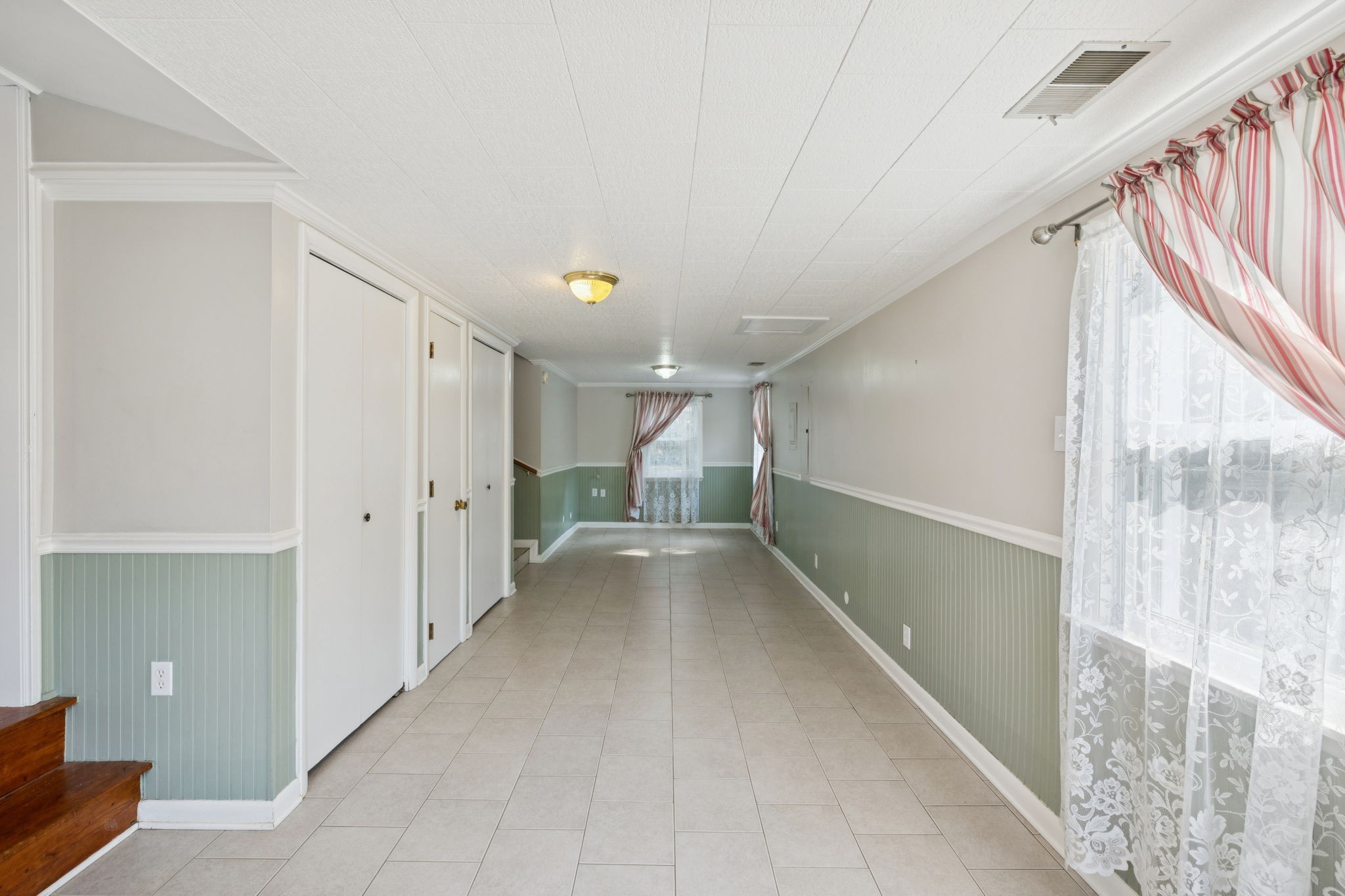 956 Graybar Ln Property Photo 31