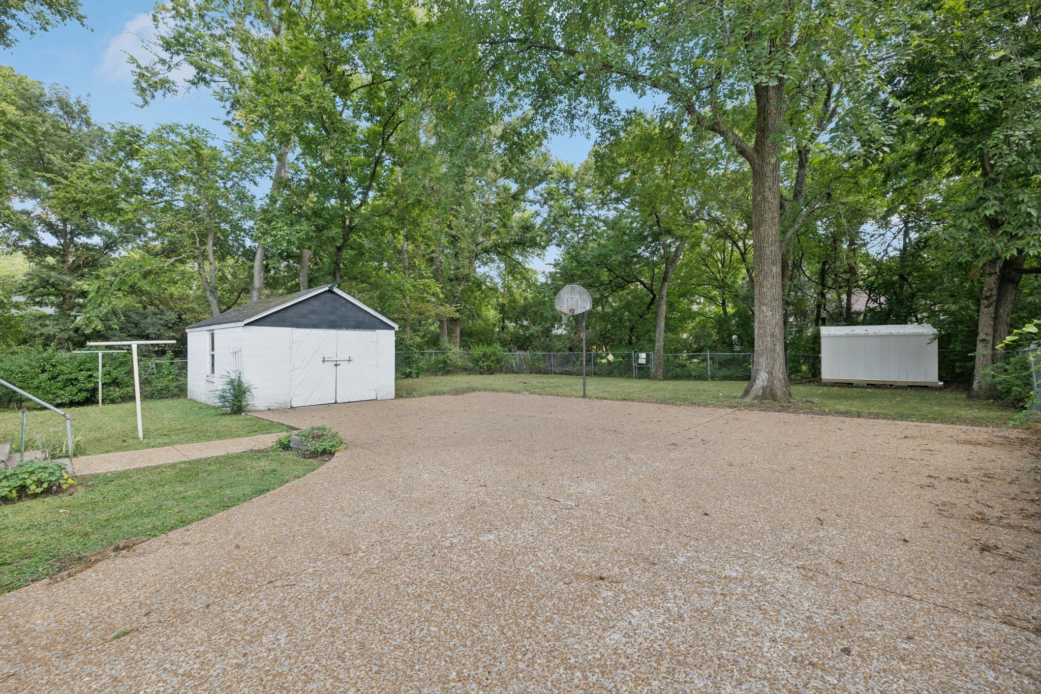 956 Graybar Ln Property Photo 35