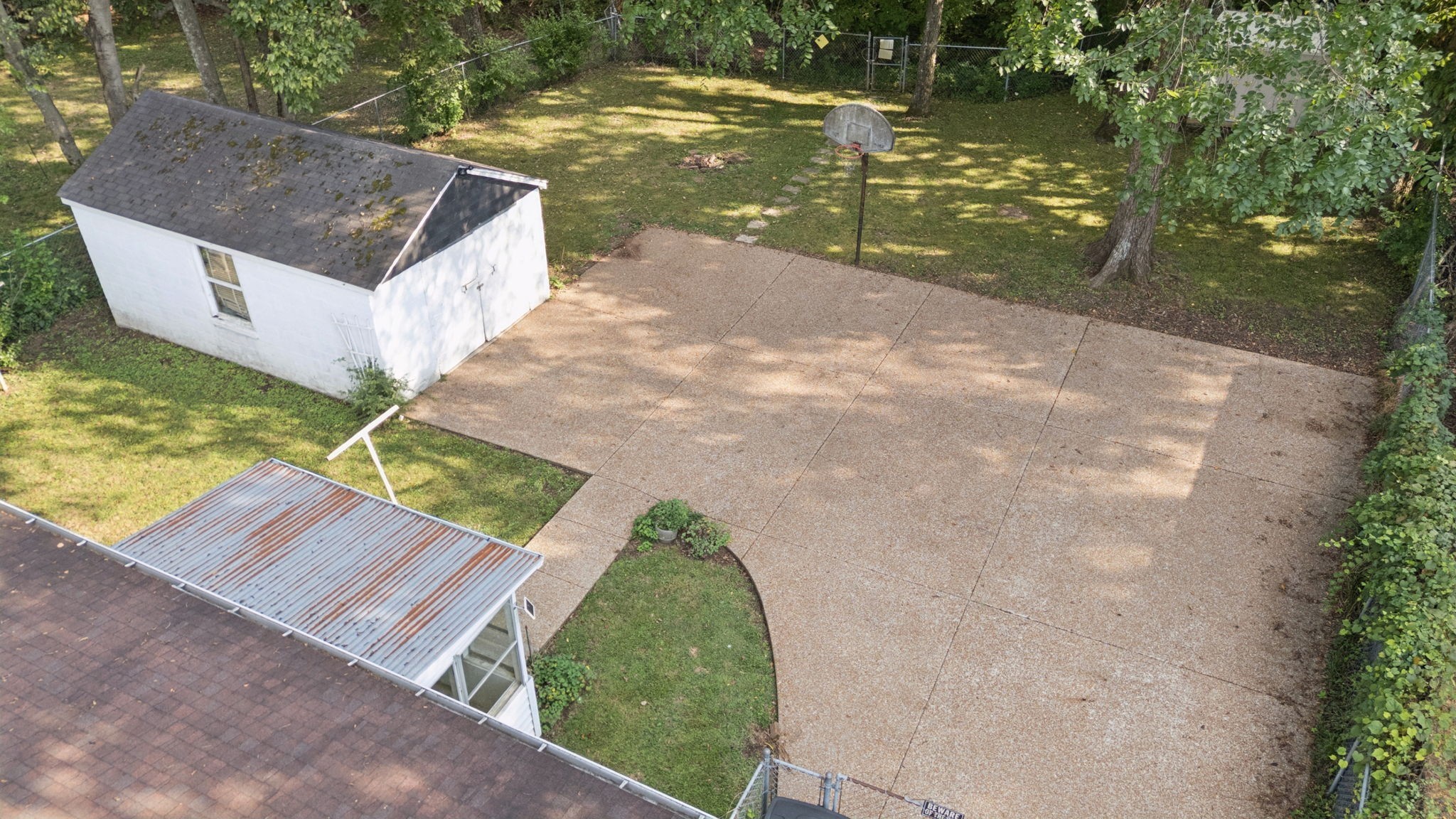 956 Graybar Ln Property Photo 39