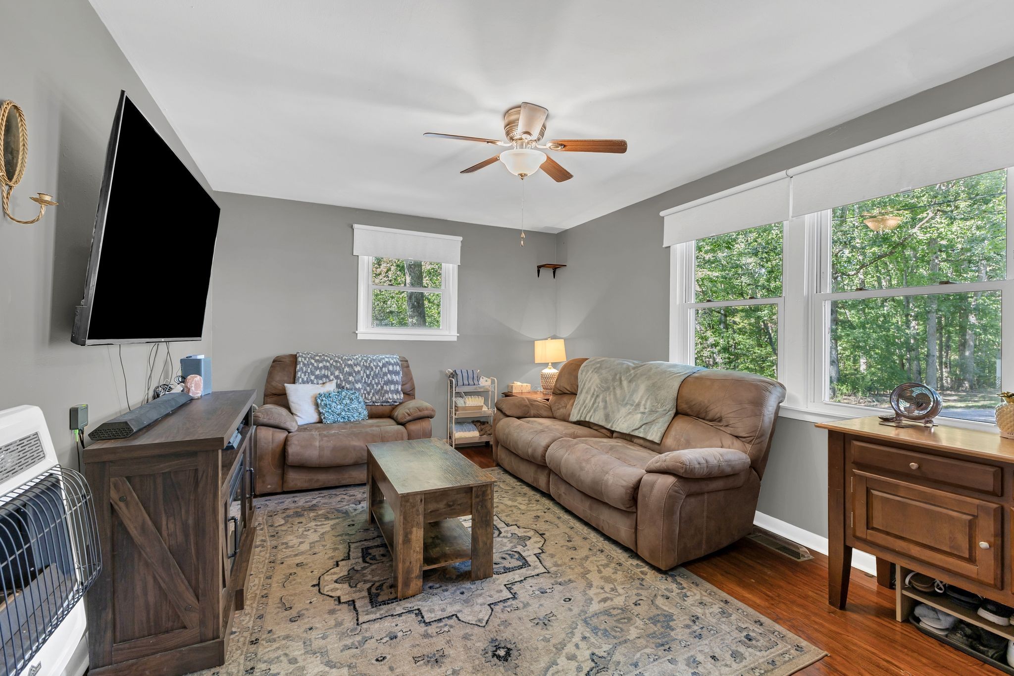 2103 Hillwood Dr Property Photo 2