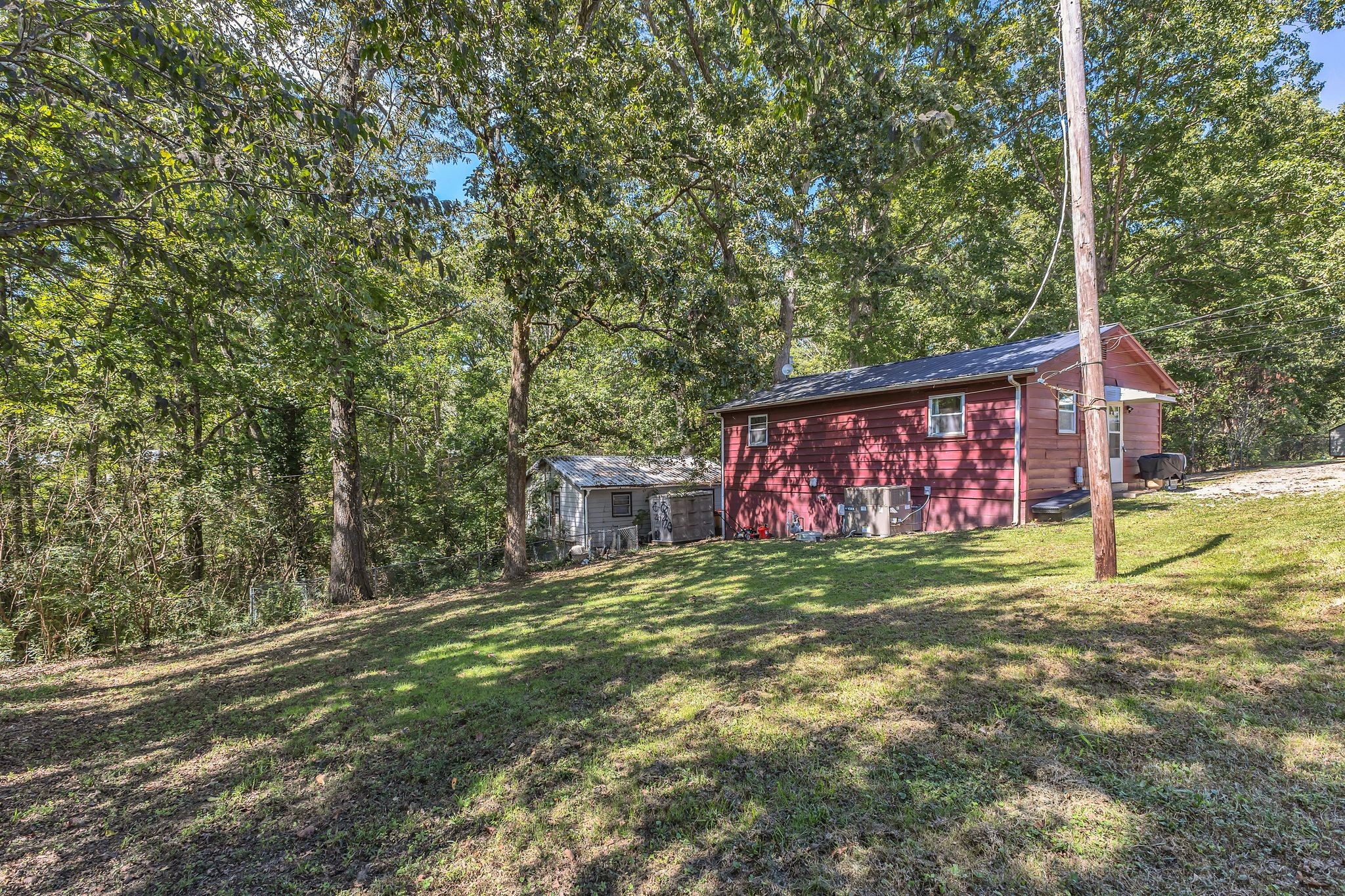 2103 Hillwood Dr Property Photo 7