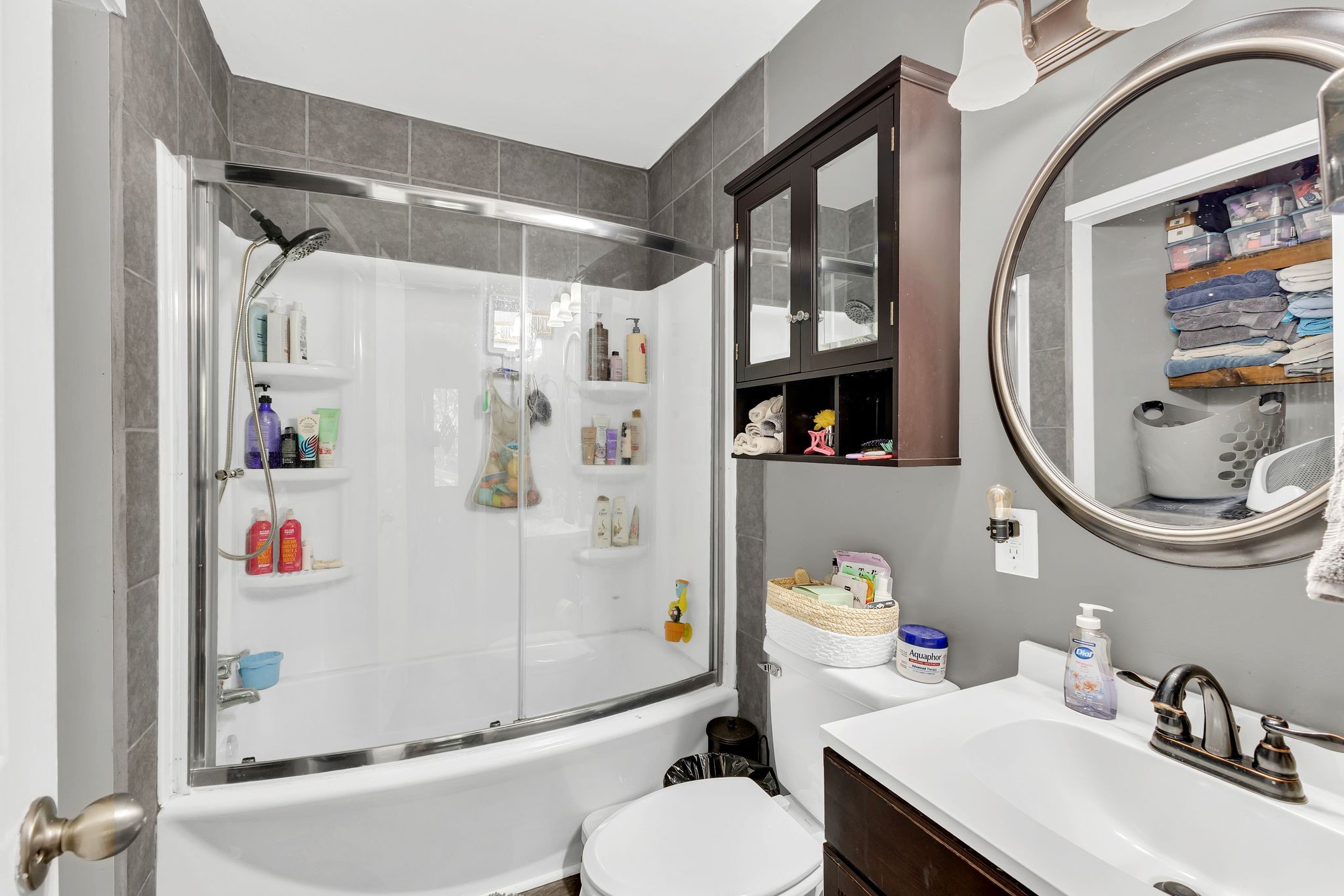 2103 Hillwood Dr Property Photo 10