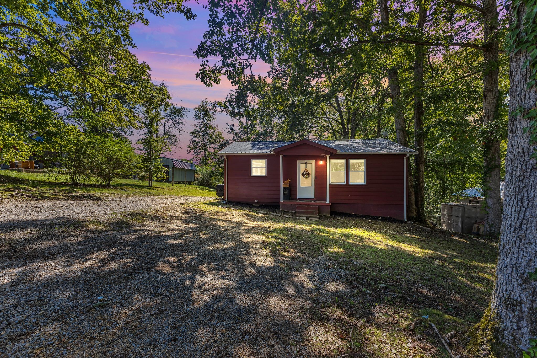 2103 Hillwood Dr Property Photo 14