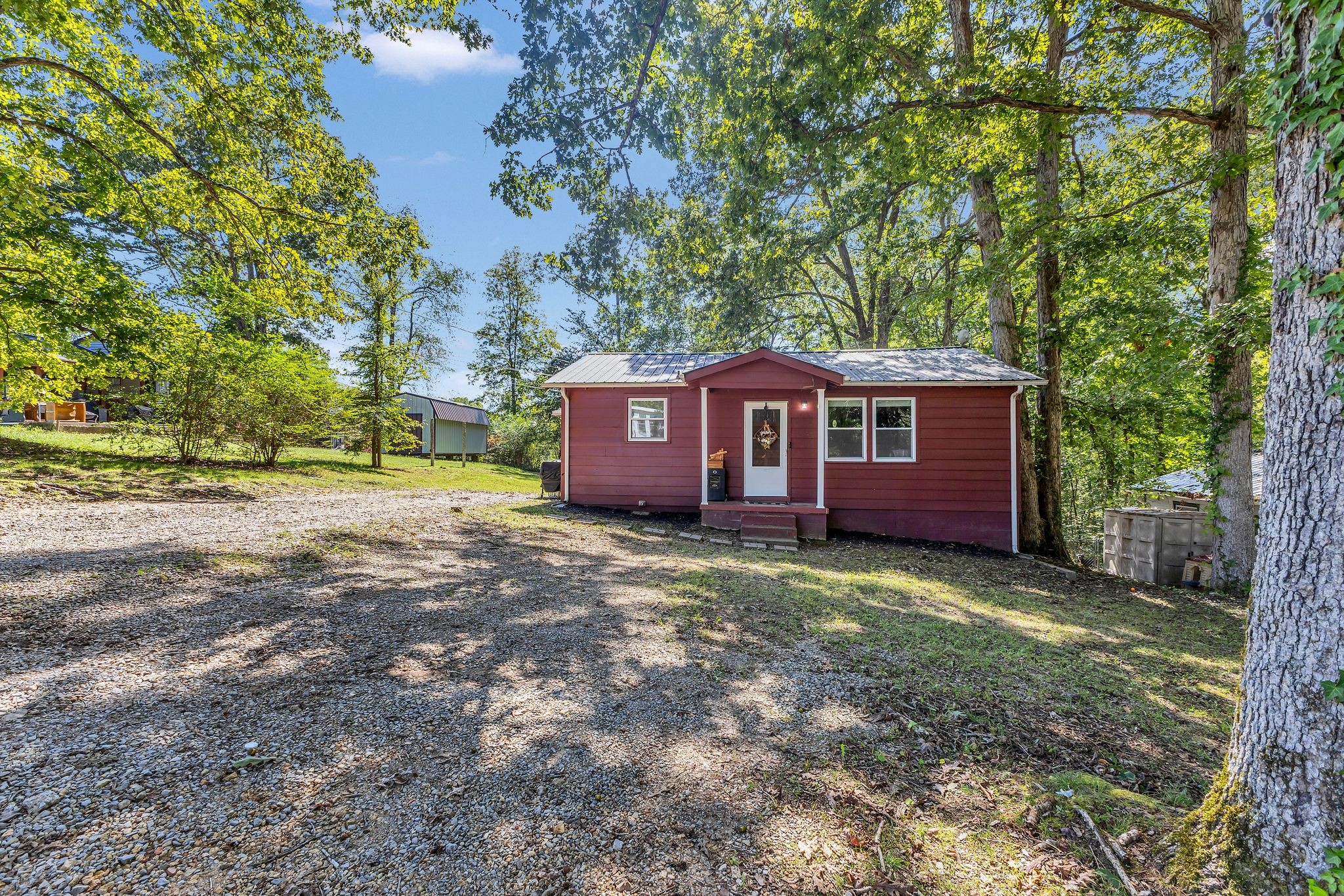 2103 Hillwood Dr Property Photo 15