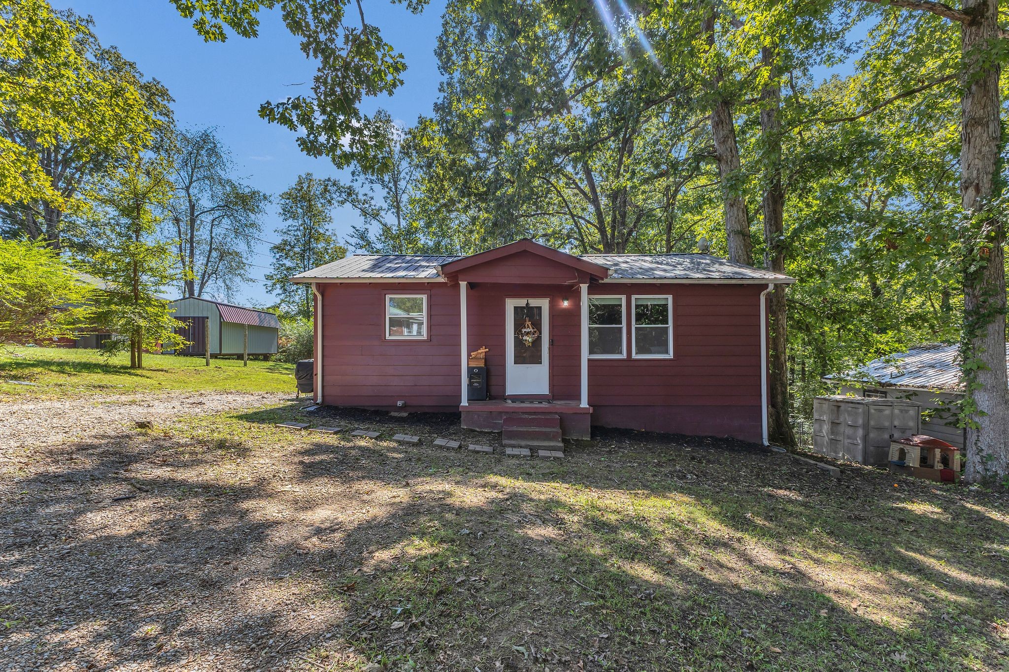 2103 Hillwood Dr Property Photo 19