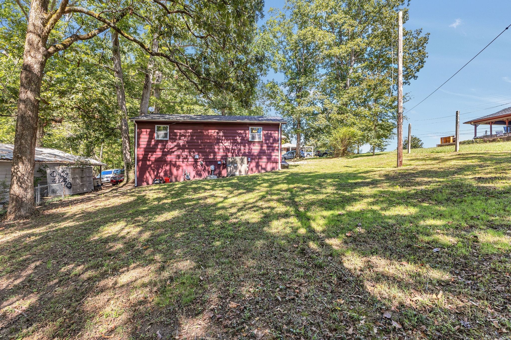 2103 Hillwood Dr Property Photo 25