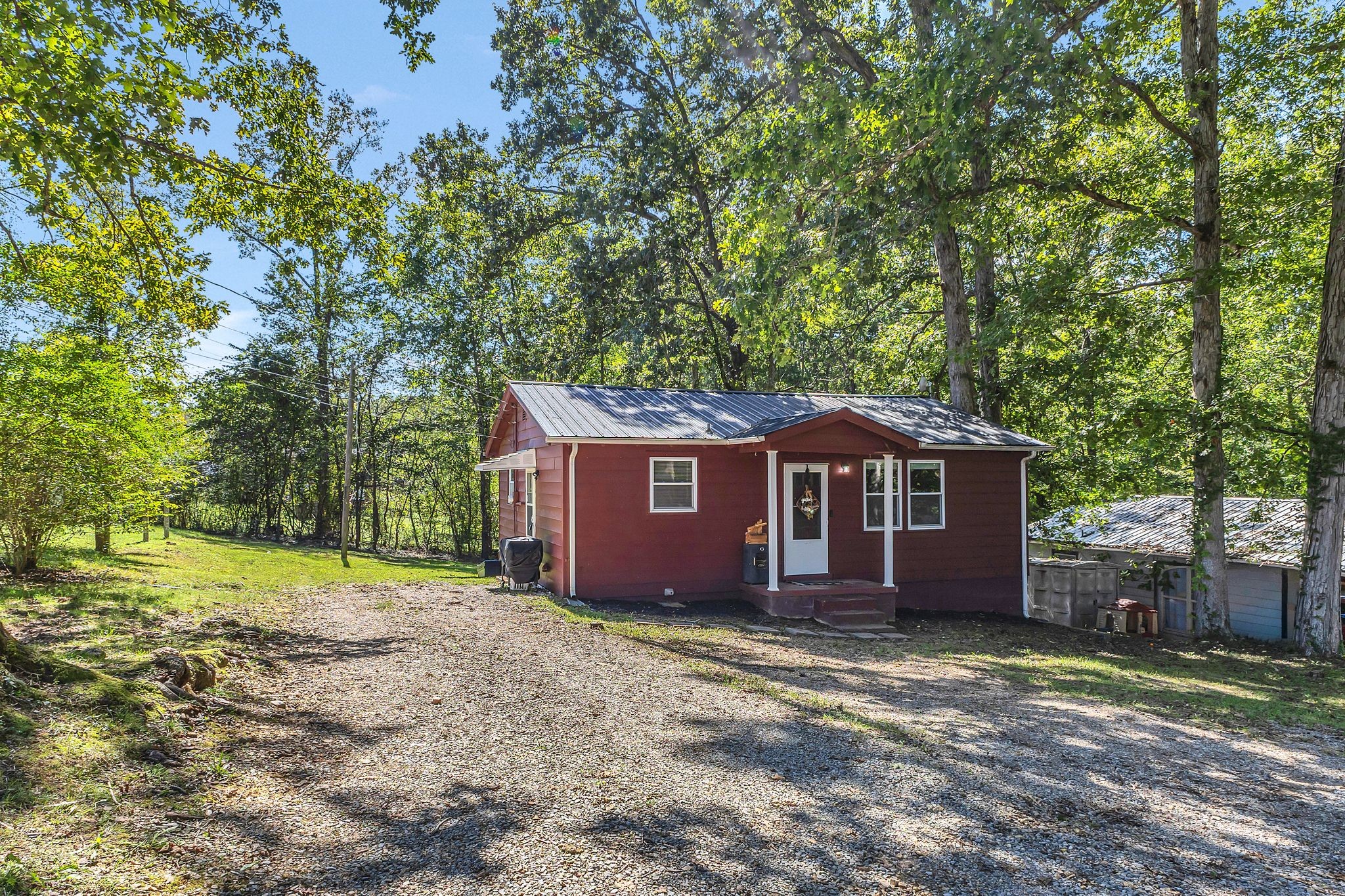 2103 Hillwood Dr Property Photo 27