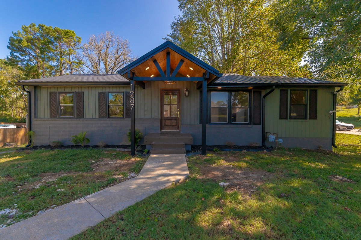 1287 Hillwood Dr Property Photo 1