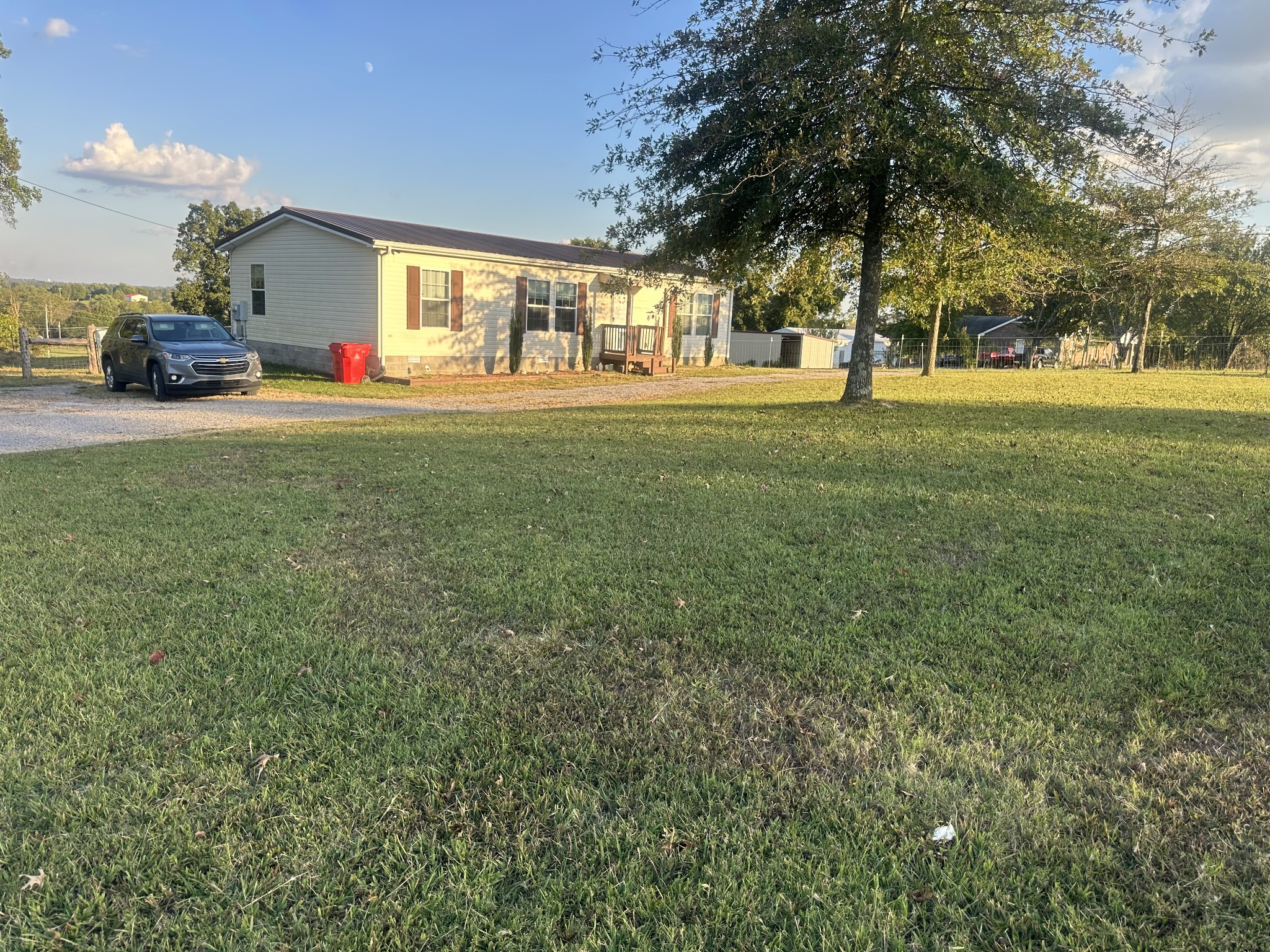 2486 Oakdale Rd Property Photo 2