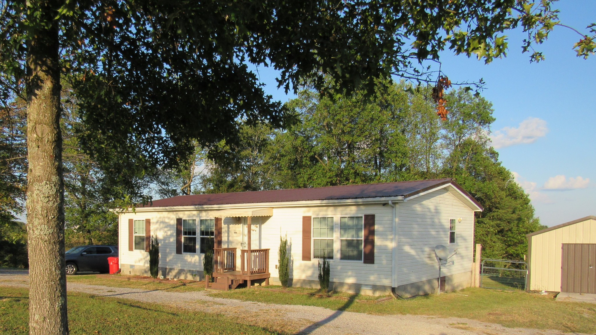 2486 Oakdale Rd Property Photo 3