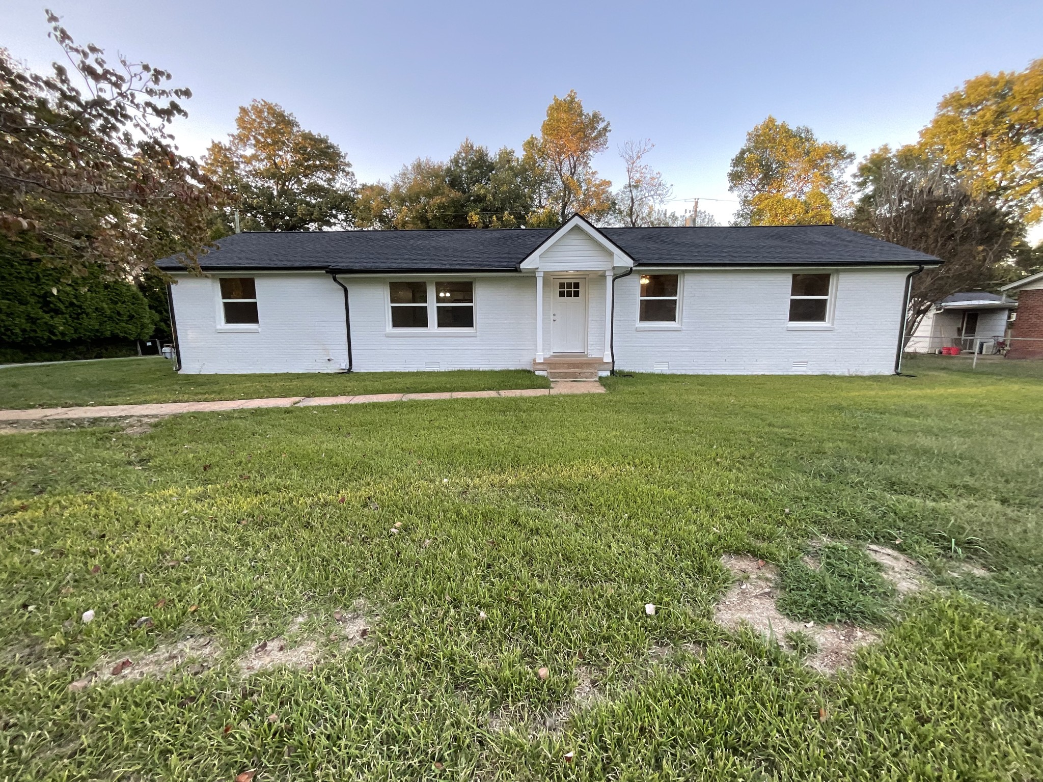 38 Hillsboro Rd Property Photo 1