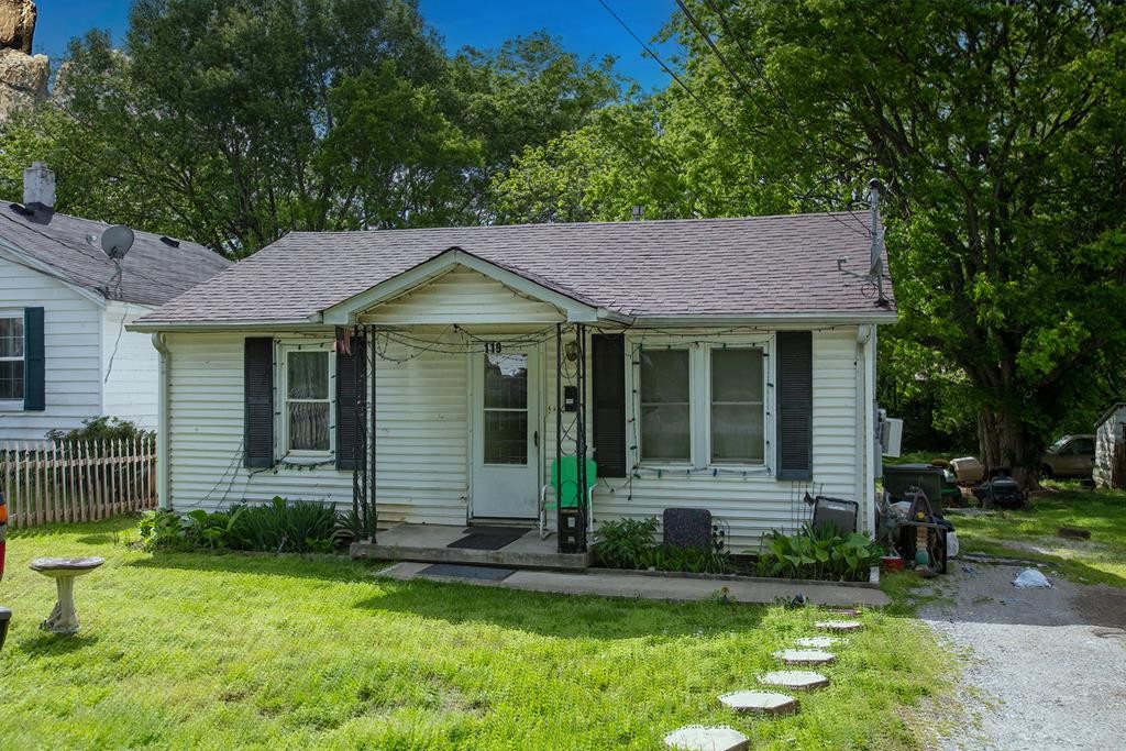 119 N Fowler Ave, N Property Photo 1