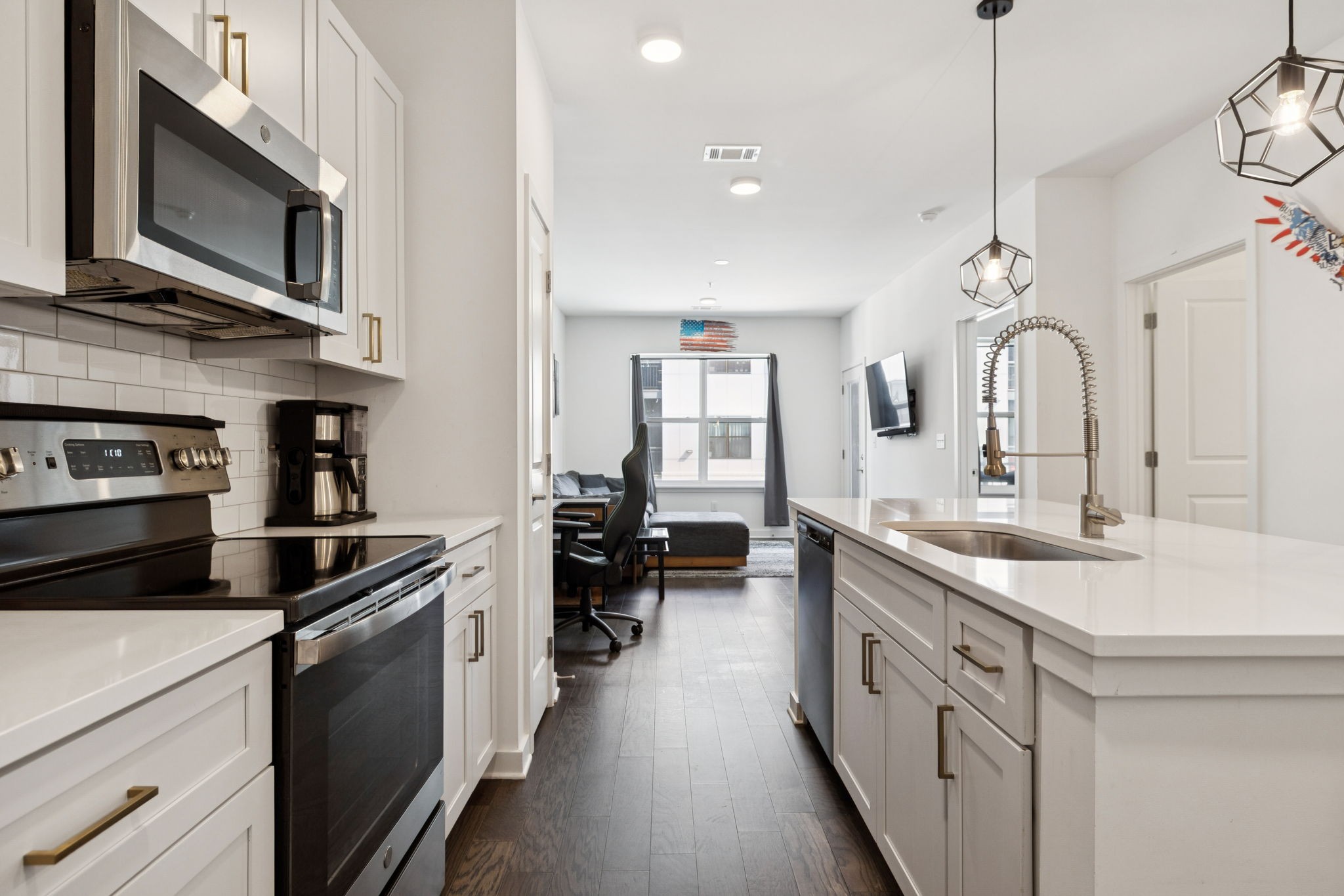 1677 54th Ave, N Property Photo 3