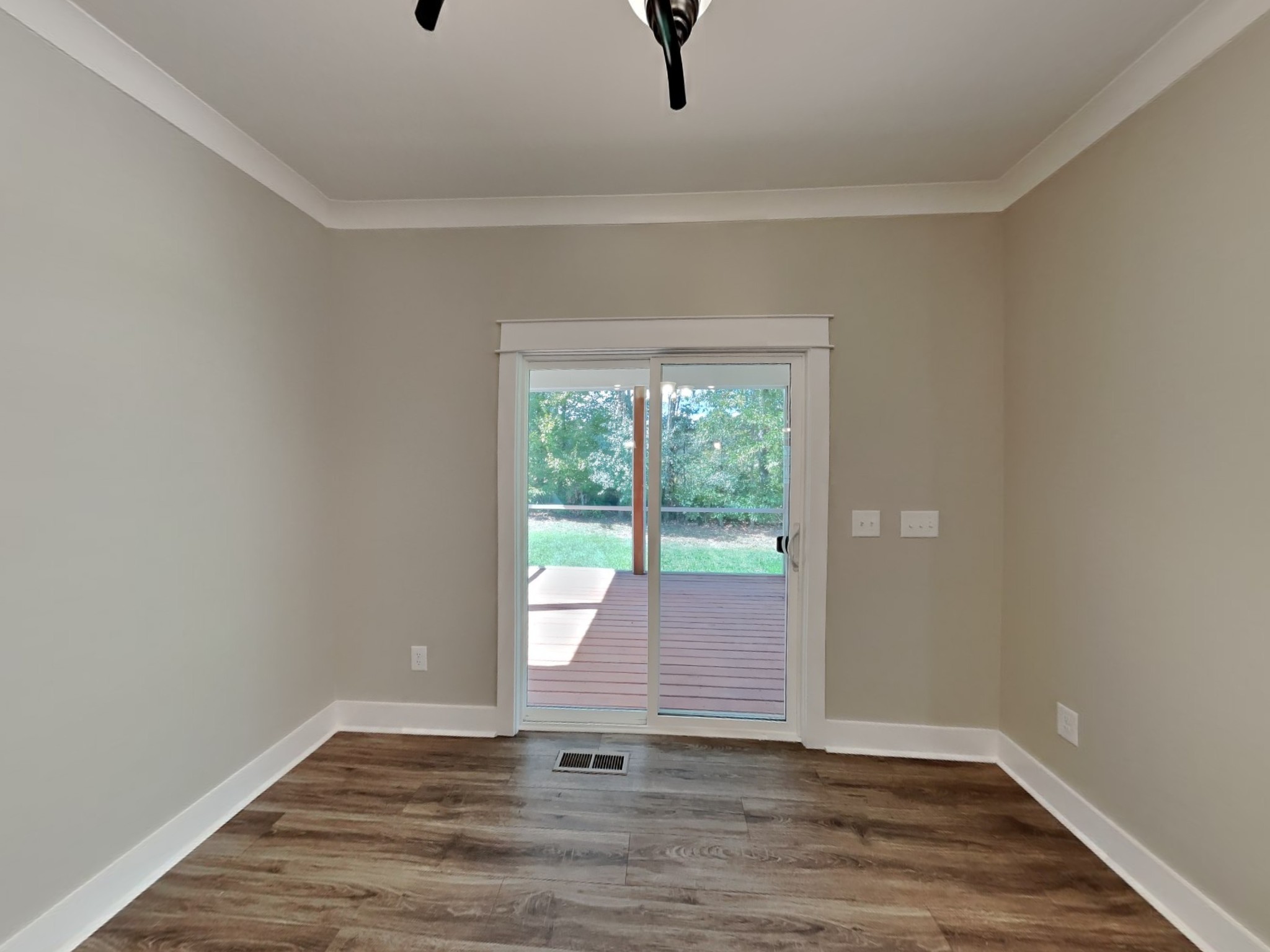 1406 Cotillion Dr Property Photo 4