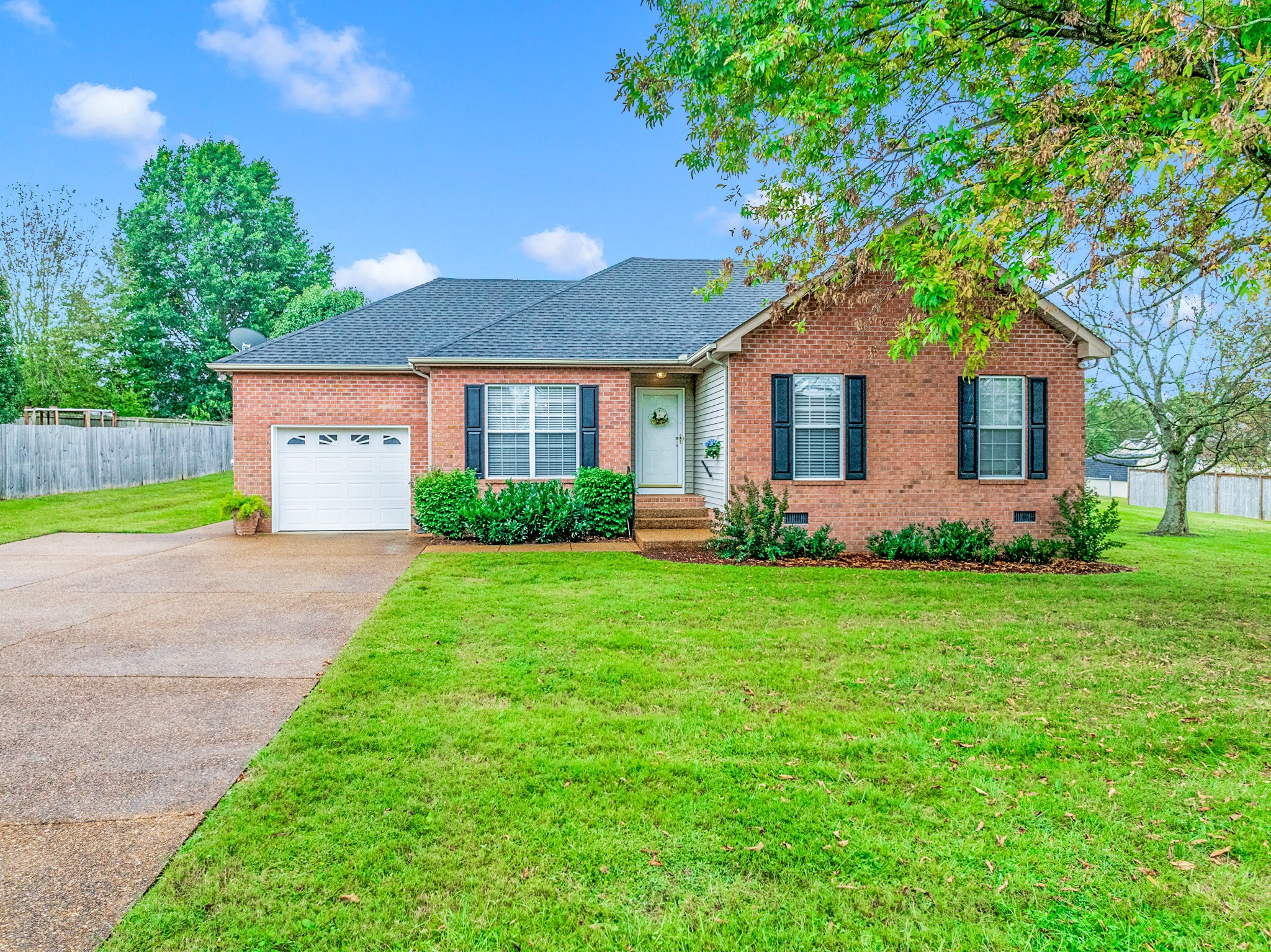 113 Megann Dr Property Photo 1