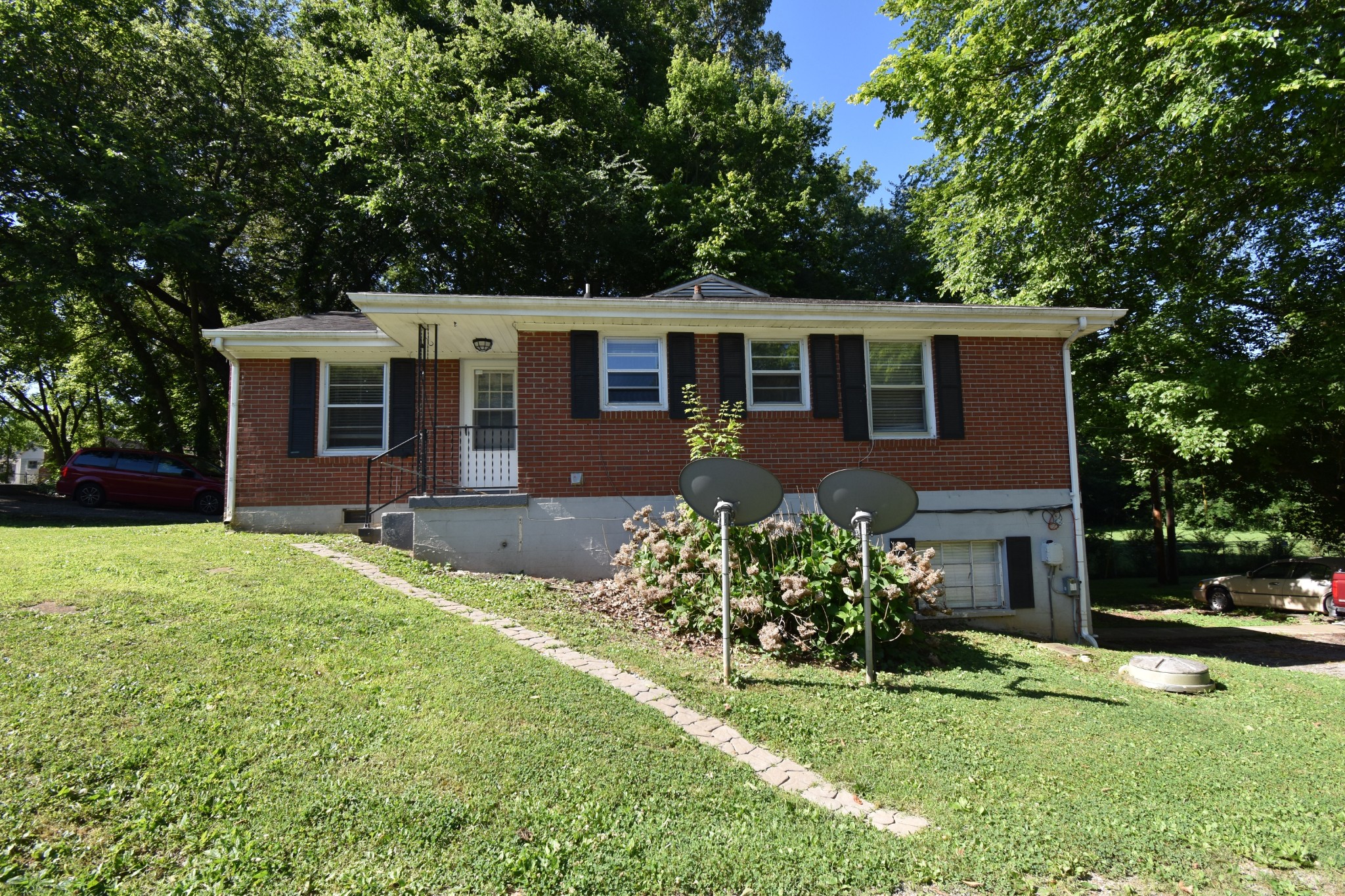 406 Hietts Ln Property Photo 1