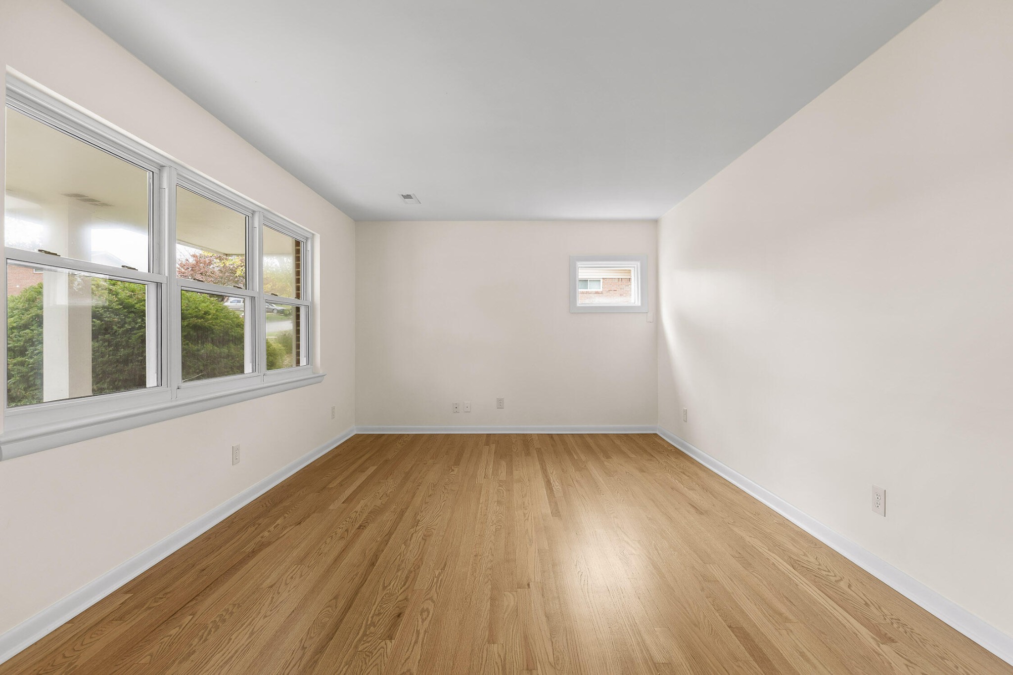 2515 Sharron Drive Property Photo 2