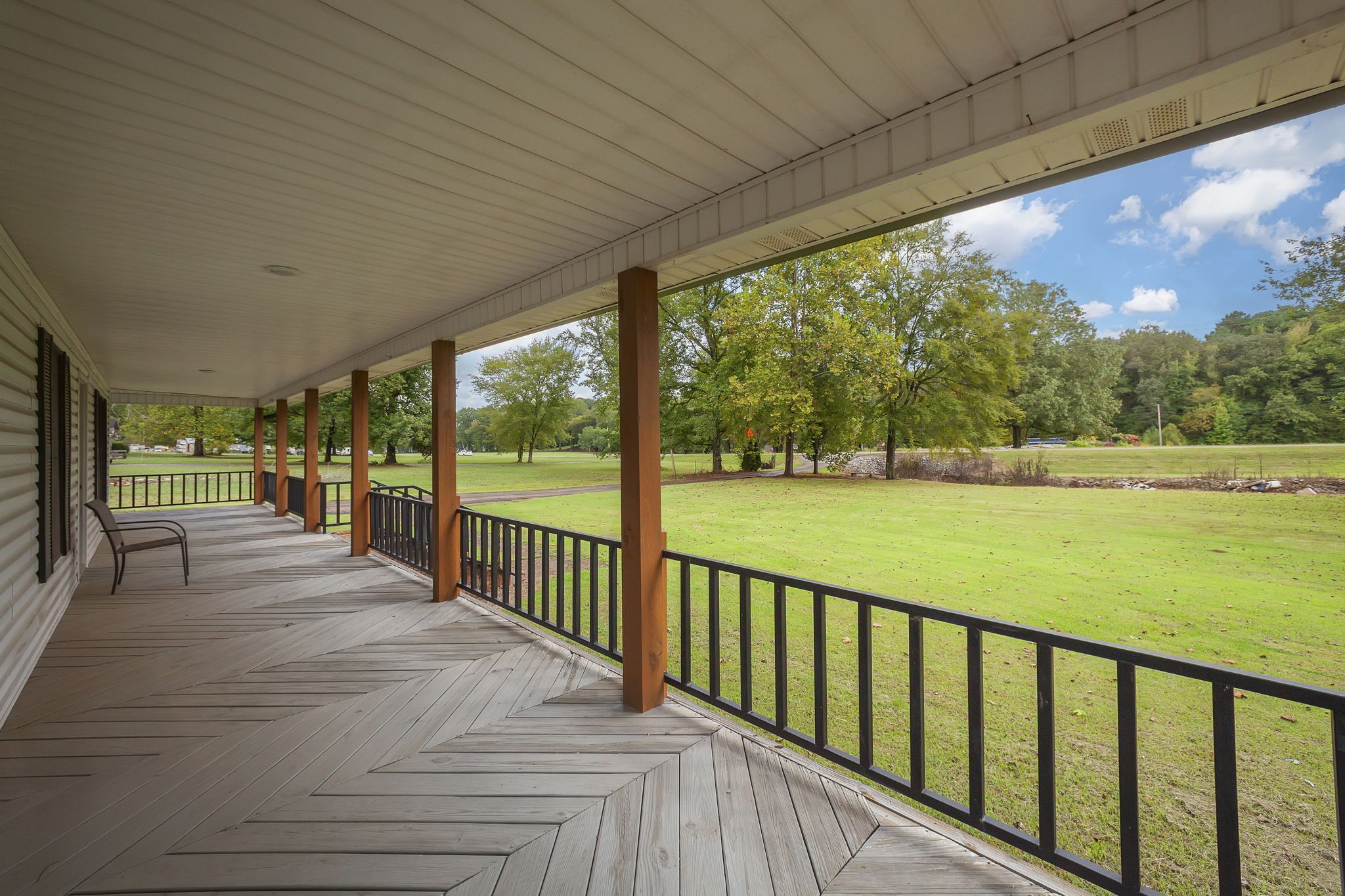 9475 Highway 100 Property Photo 3