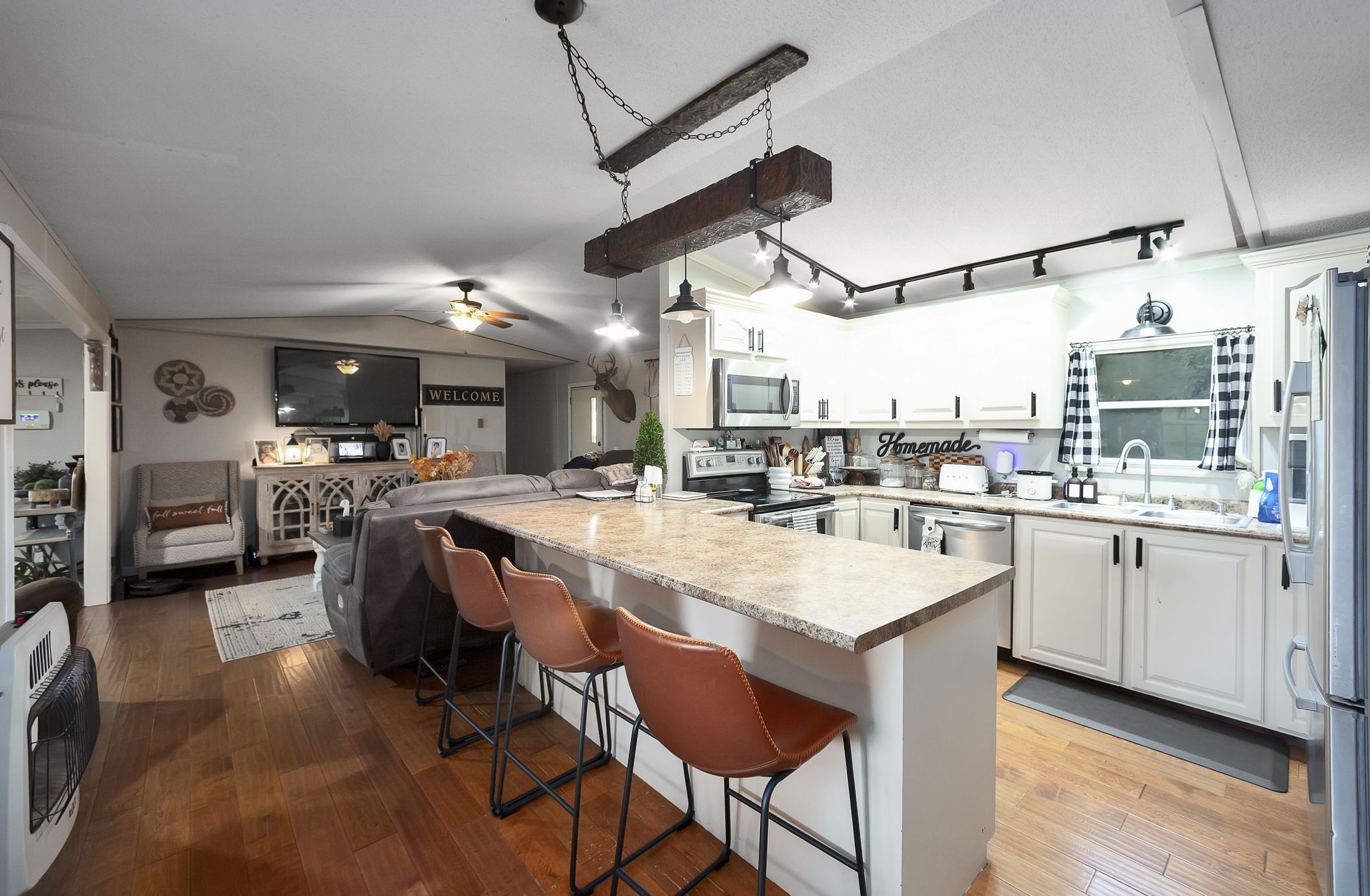 9475 Highway 100 Property Photo 42