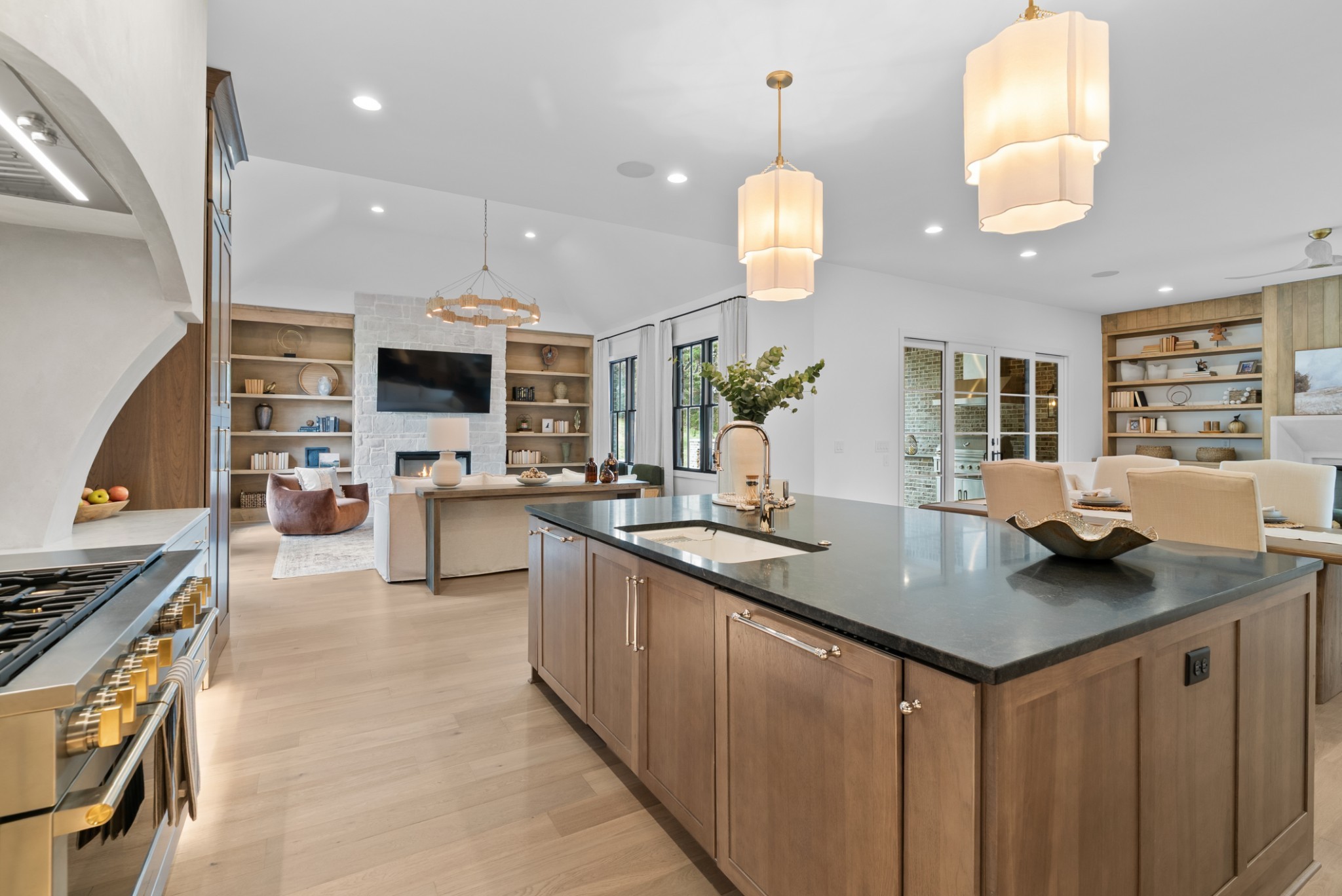 9917 Elland Rd Property Photo 1