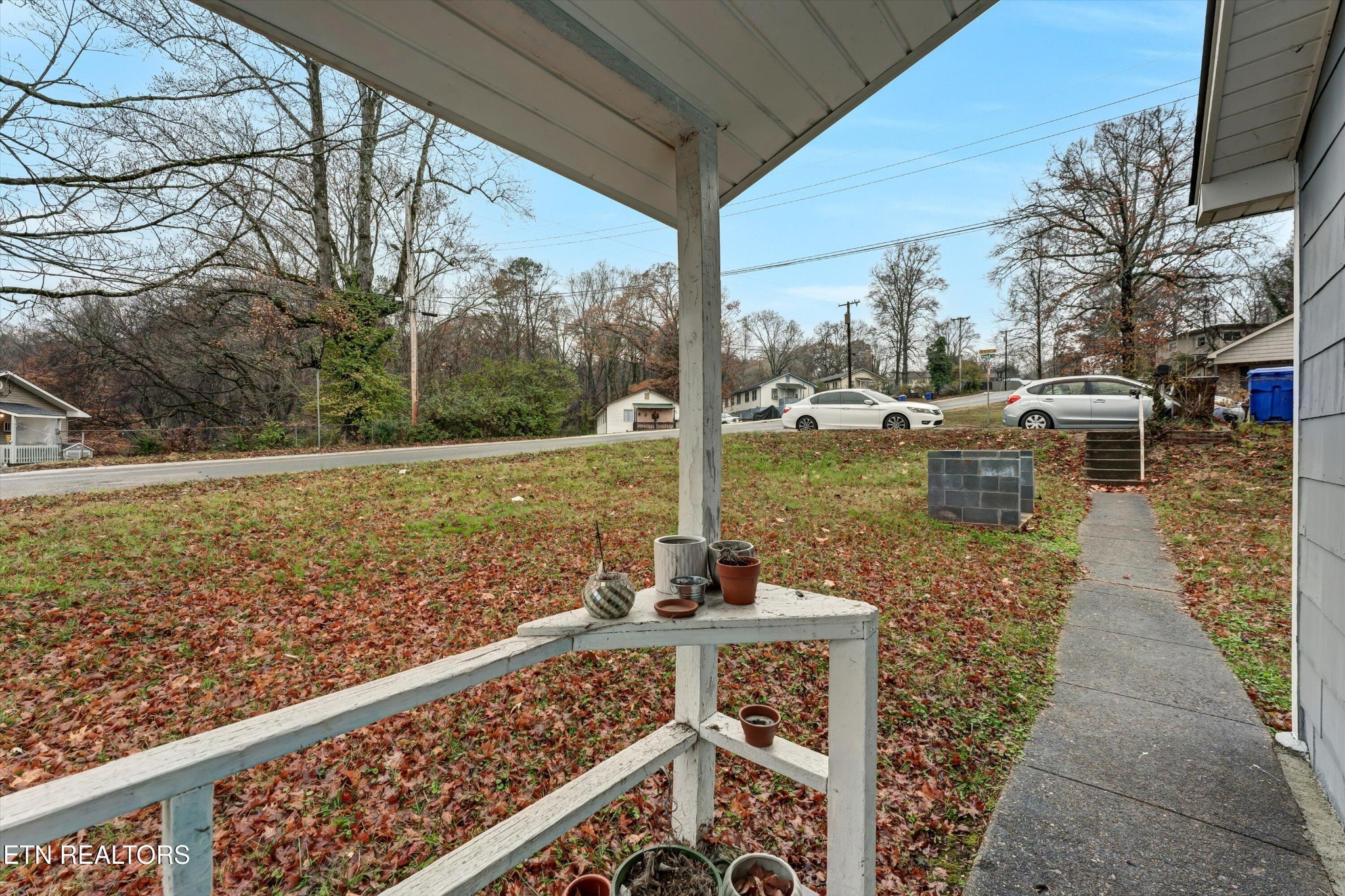 100102 Howard Lane Property Photo 16