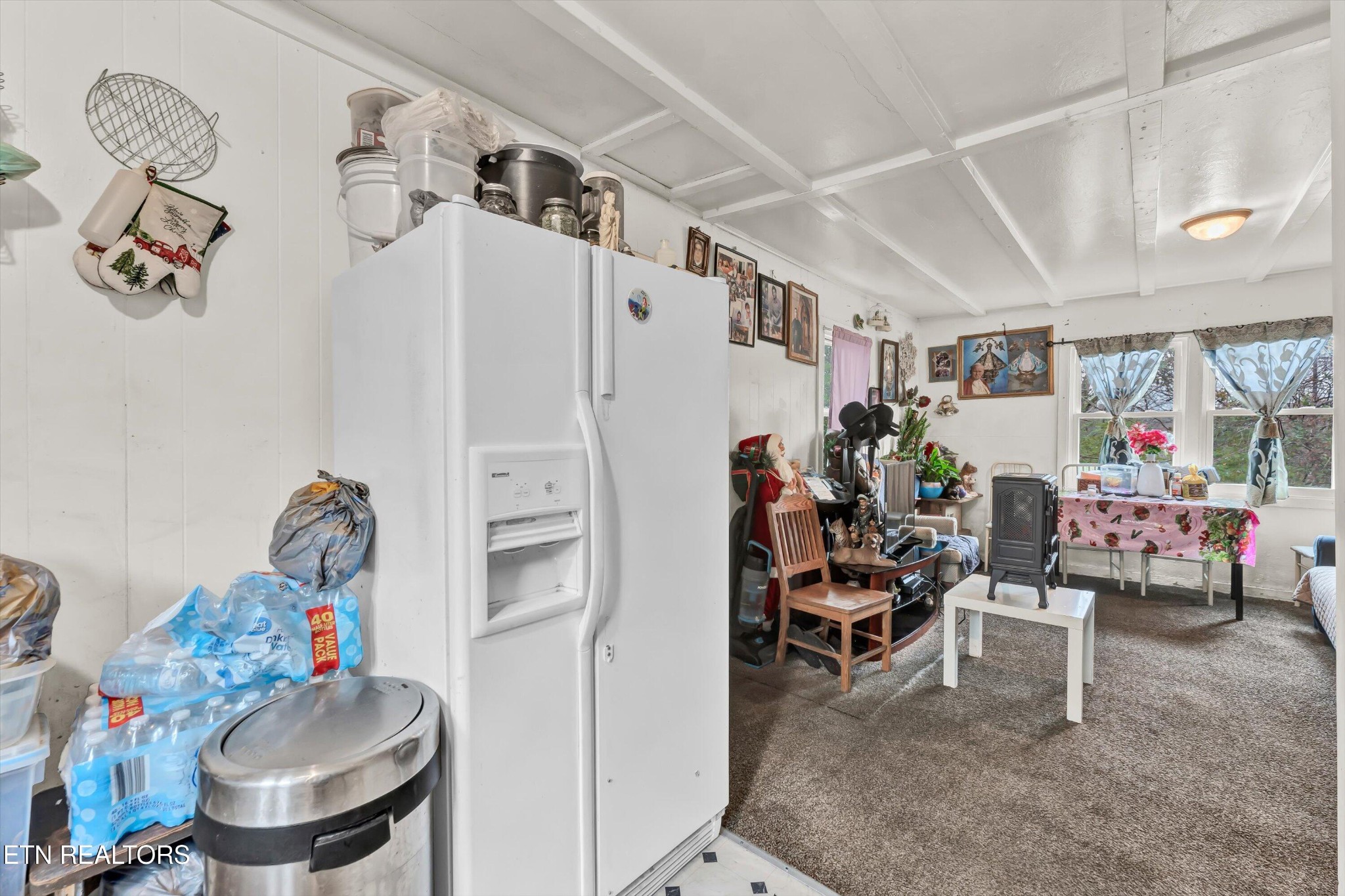 100102 Howard Lane Property Photo 22