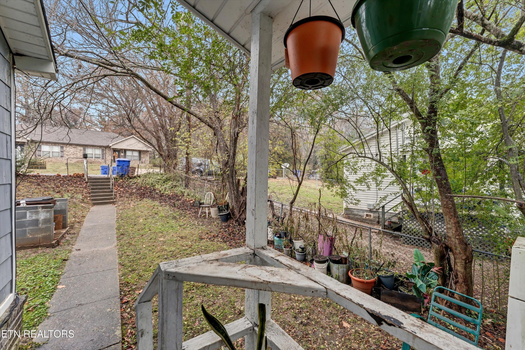100102 Howard Lane Property Photo 23
