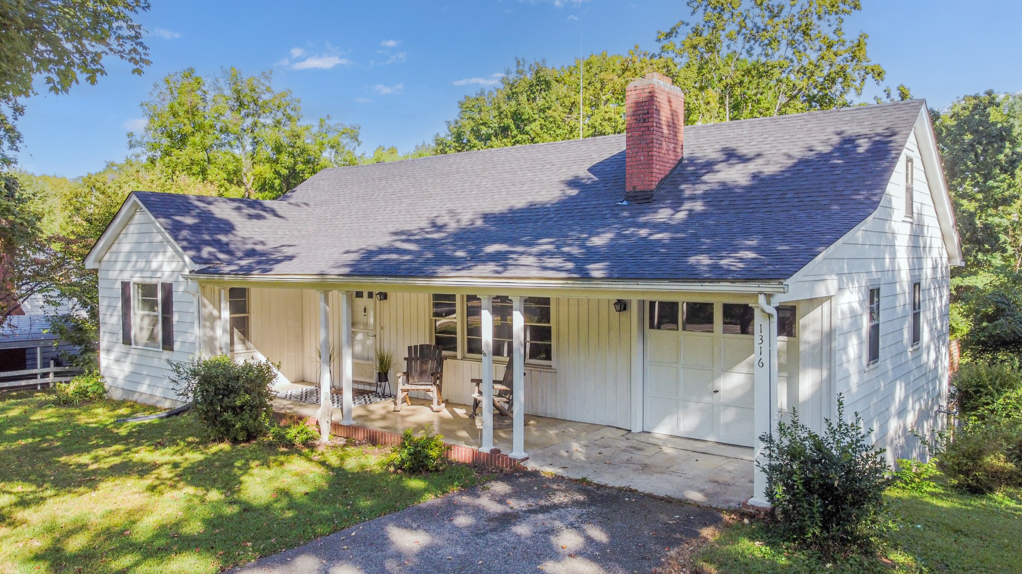 1316 Old Glasgow Rd Property Photo 1