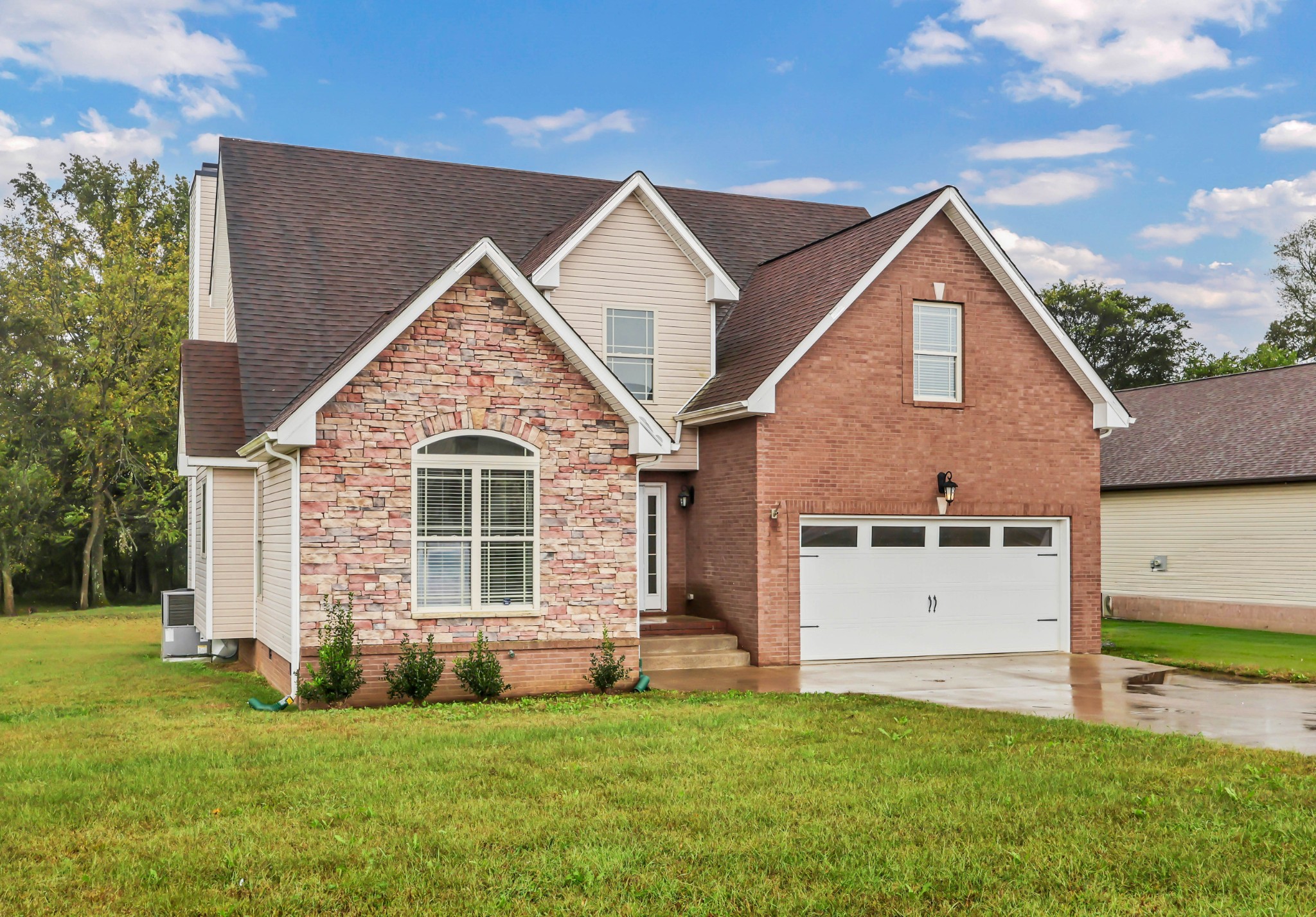 1042 Taits Station Dr Property Photo 1