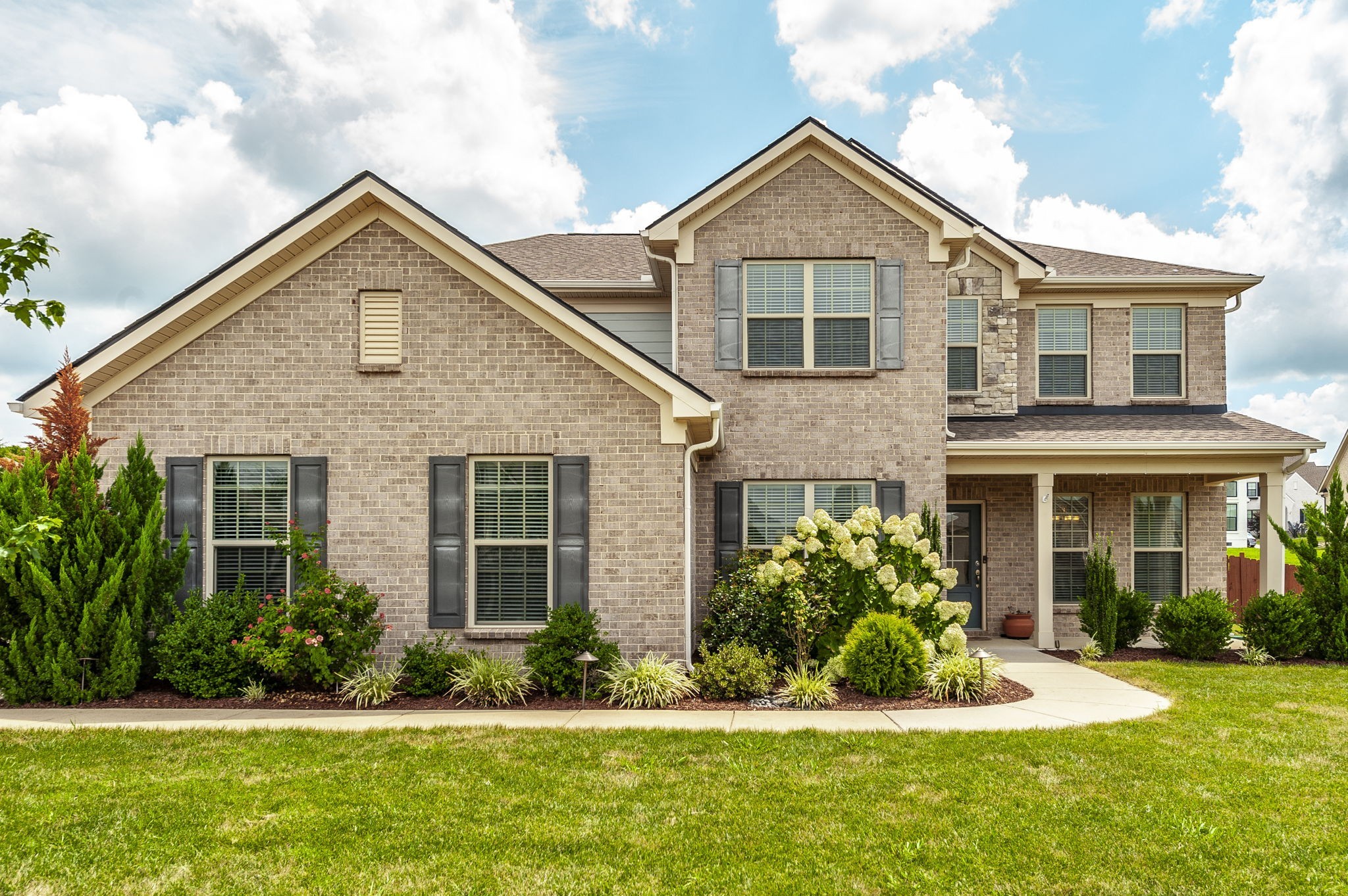 1095 Brixworth Dr Property Photo 1