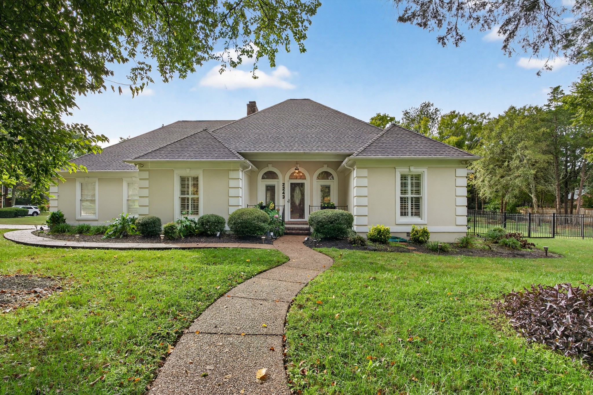 2243 Northwoods Dr Property Photo 1