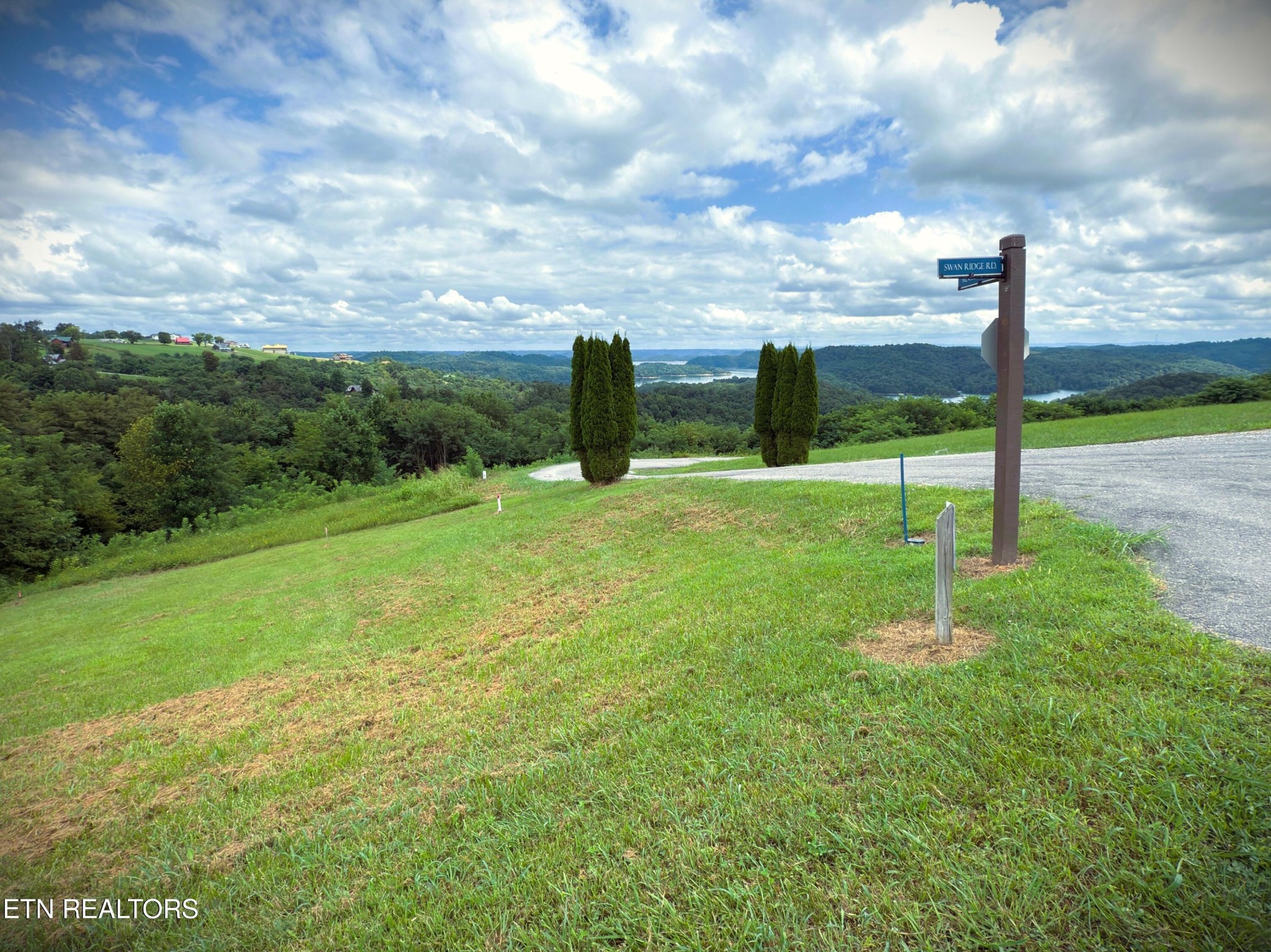 15 Swan Ridge Rd Property Photo 2
