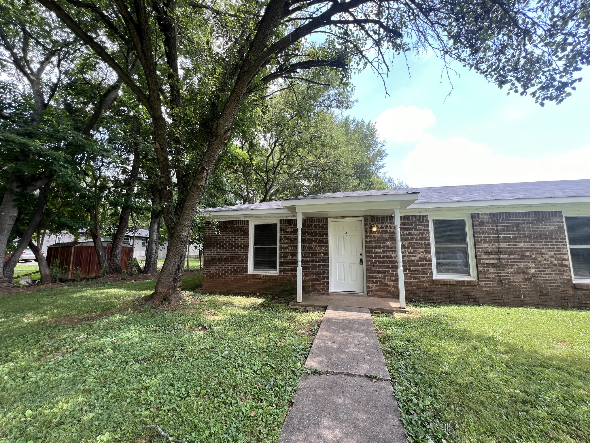 707 Riviera Dr Property Photo 1