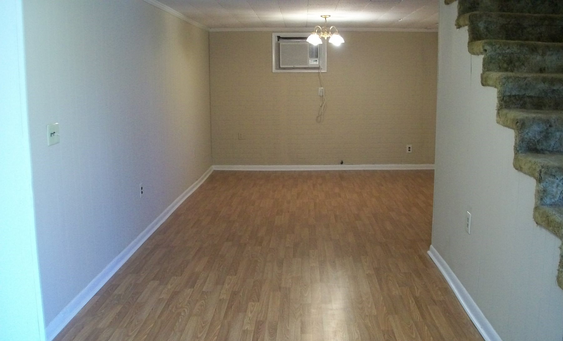 105 E Main St Property Photo 2