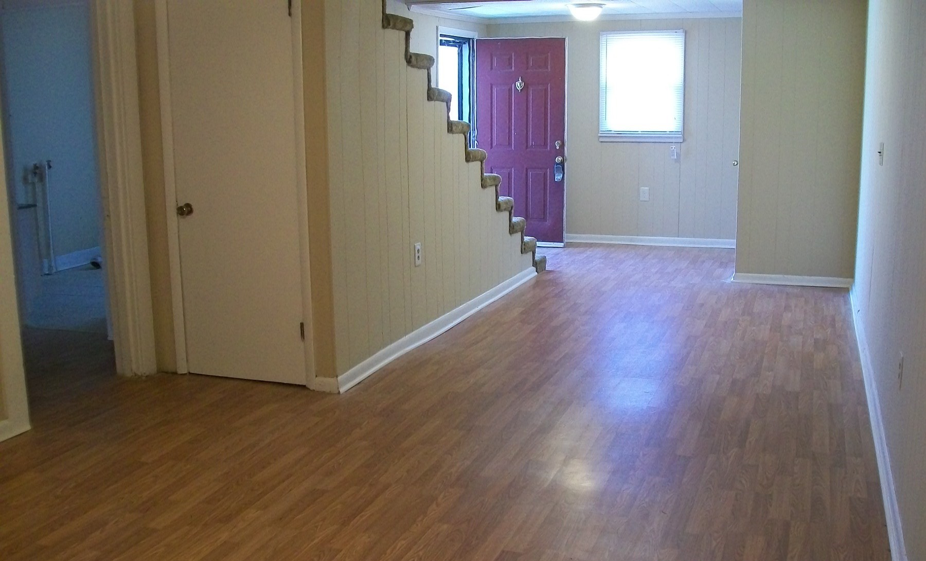 105 E Main St Property Photo 3