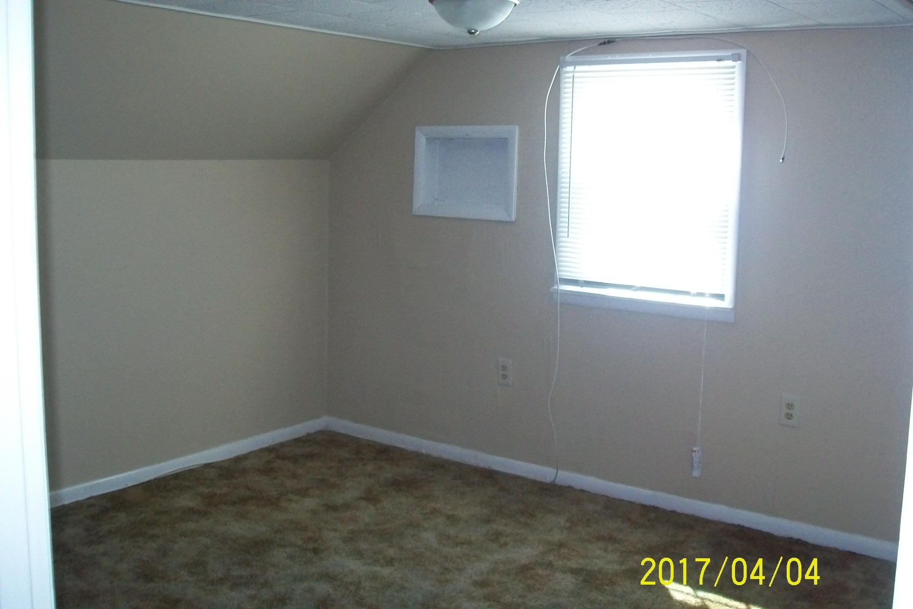 105 E Main St Property Photo 5