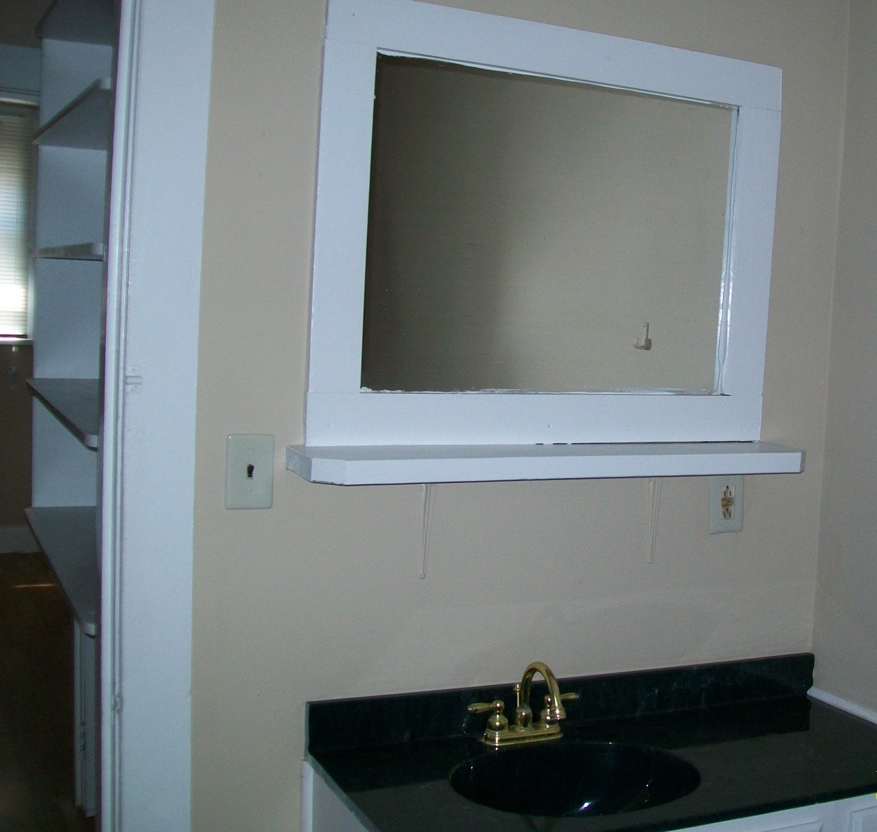 105 E Main St Property Photo 8