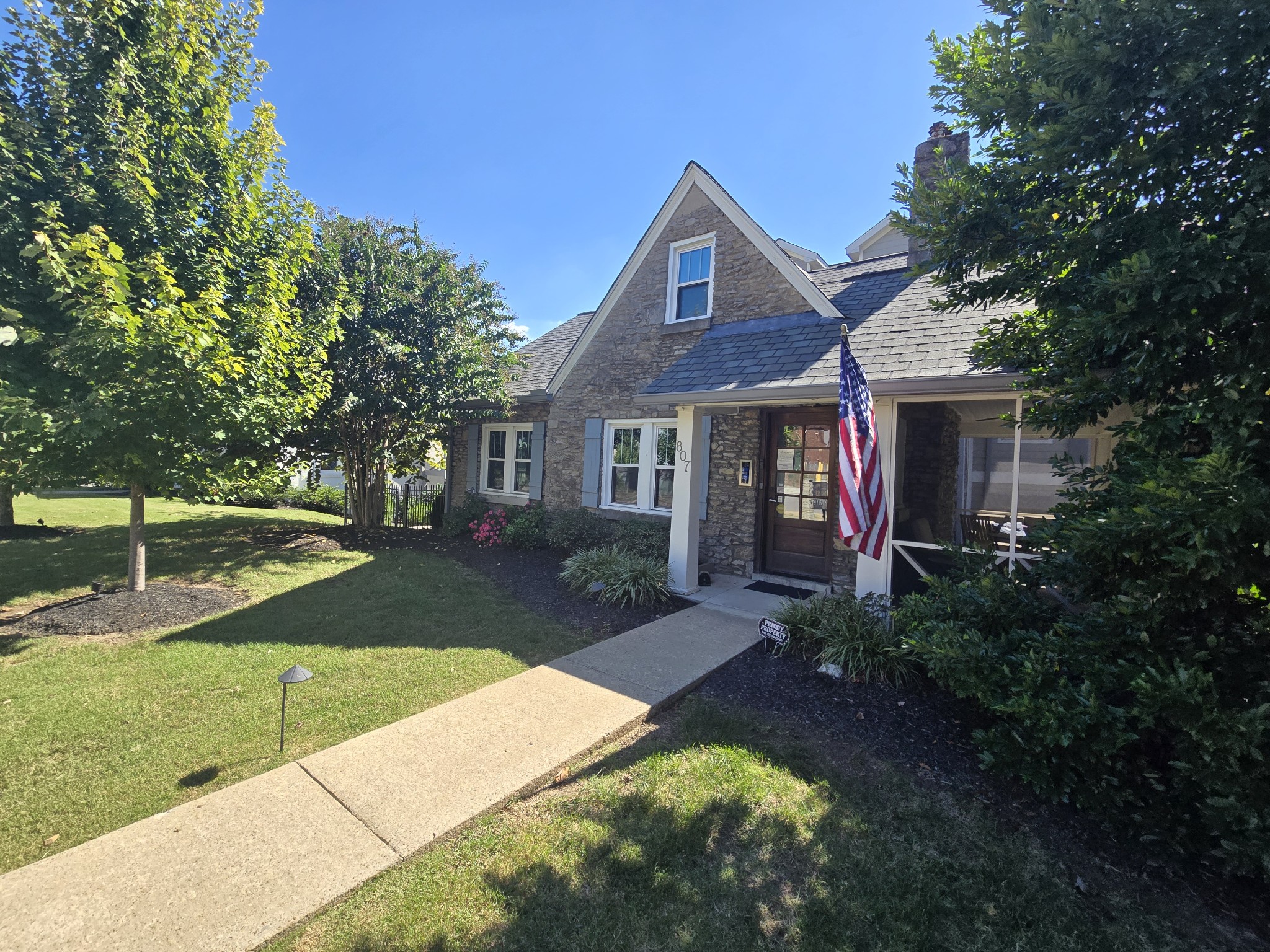 807 Bradford Ave Property Photo 1