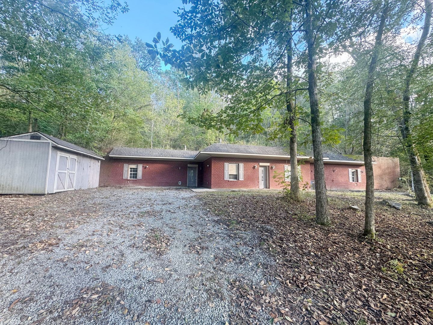 28 Alease Dr Property Photo 1