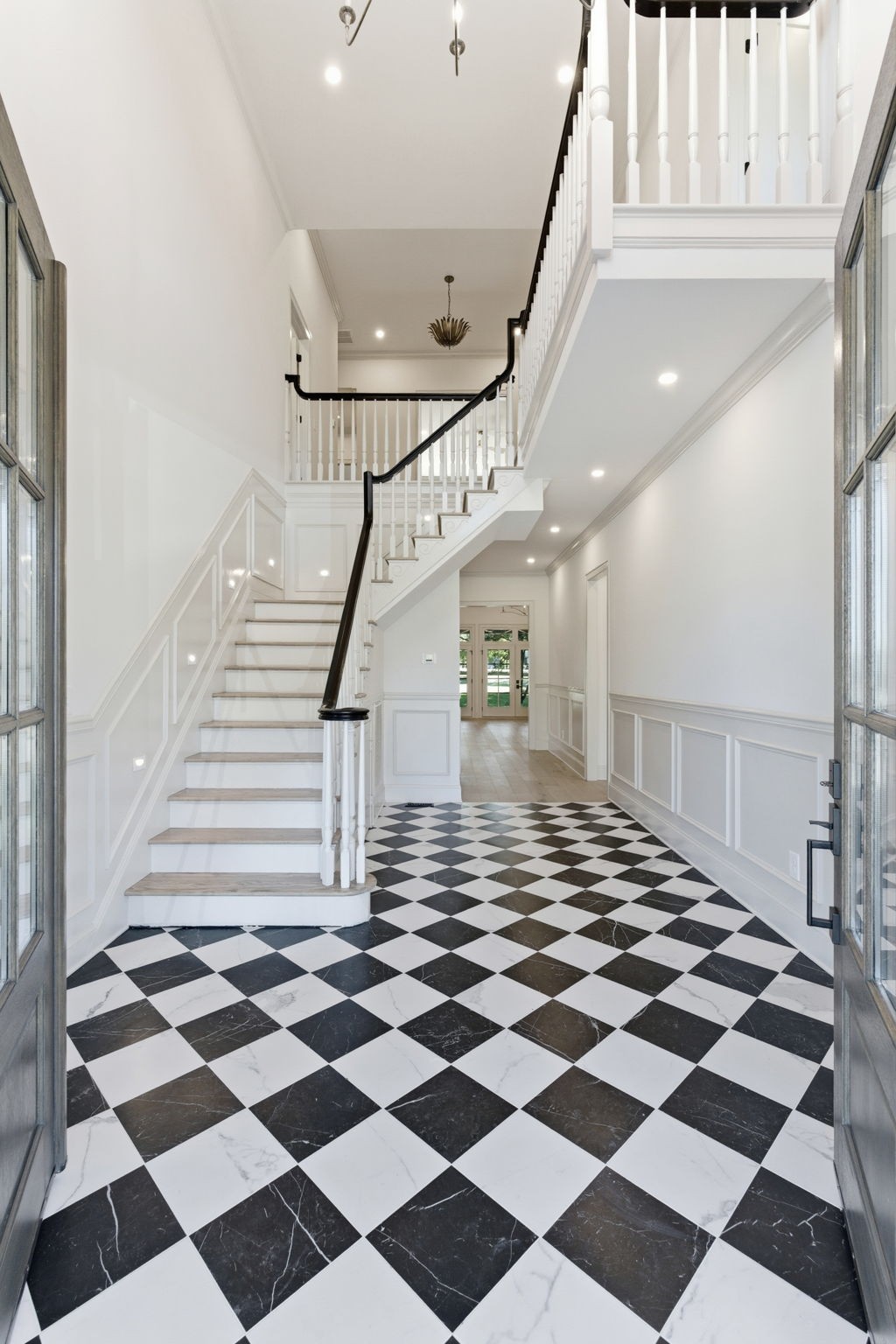 531 Midway Cir Property Photo 1