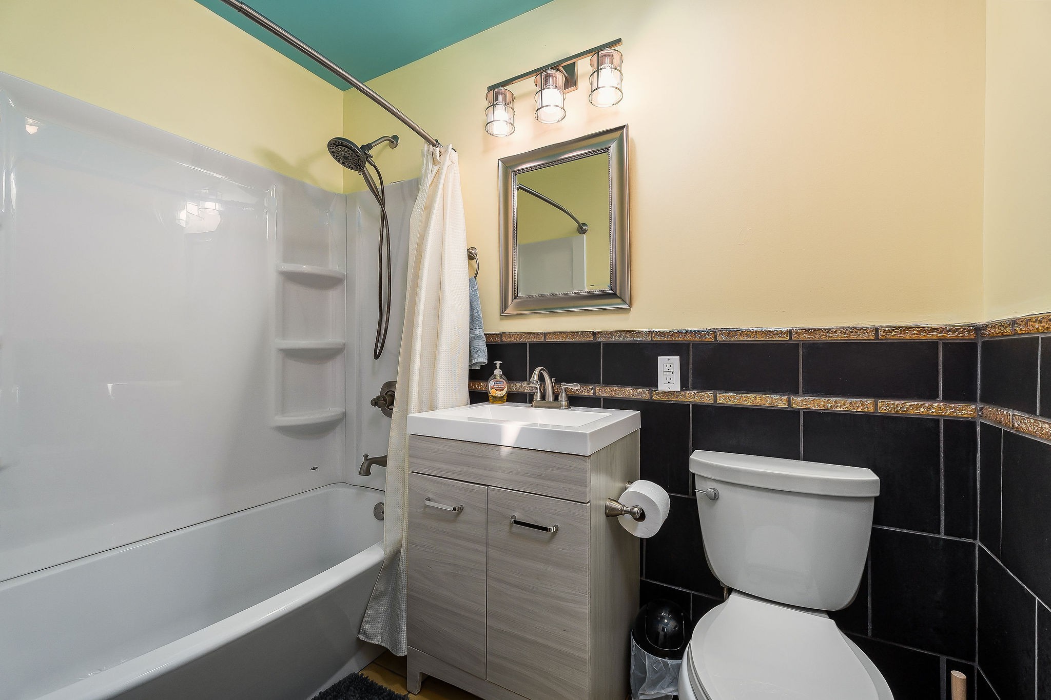 164 Clover St Property Photo 35