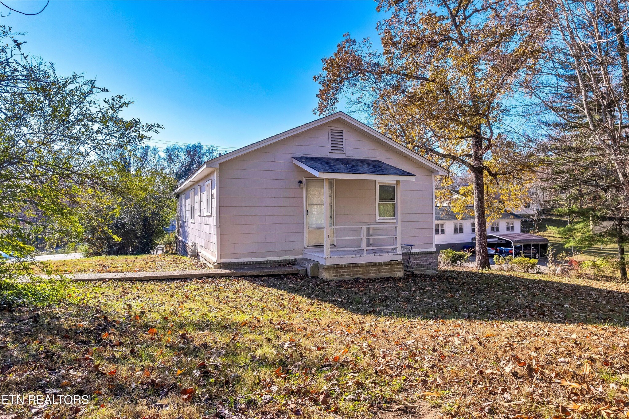 558560 W Outer Drive