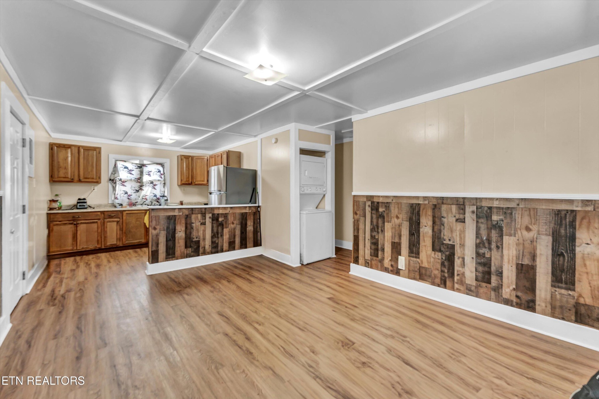 558560 W Outer Drive Property Photo 15