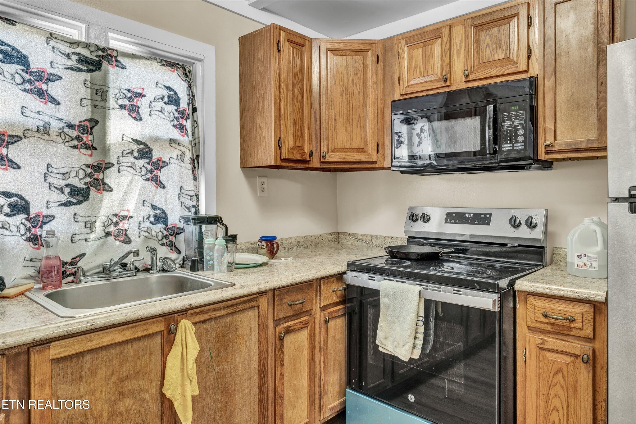 558560 W Outer Drive Property Photo 18